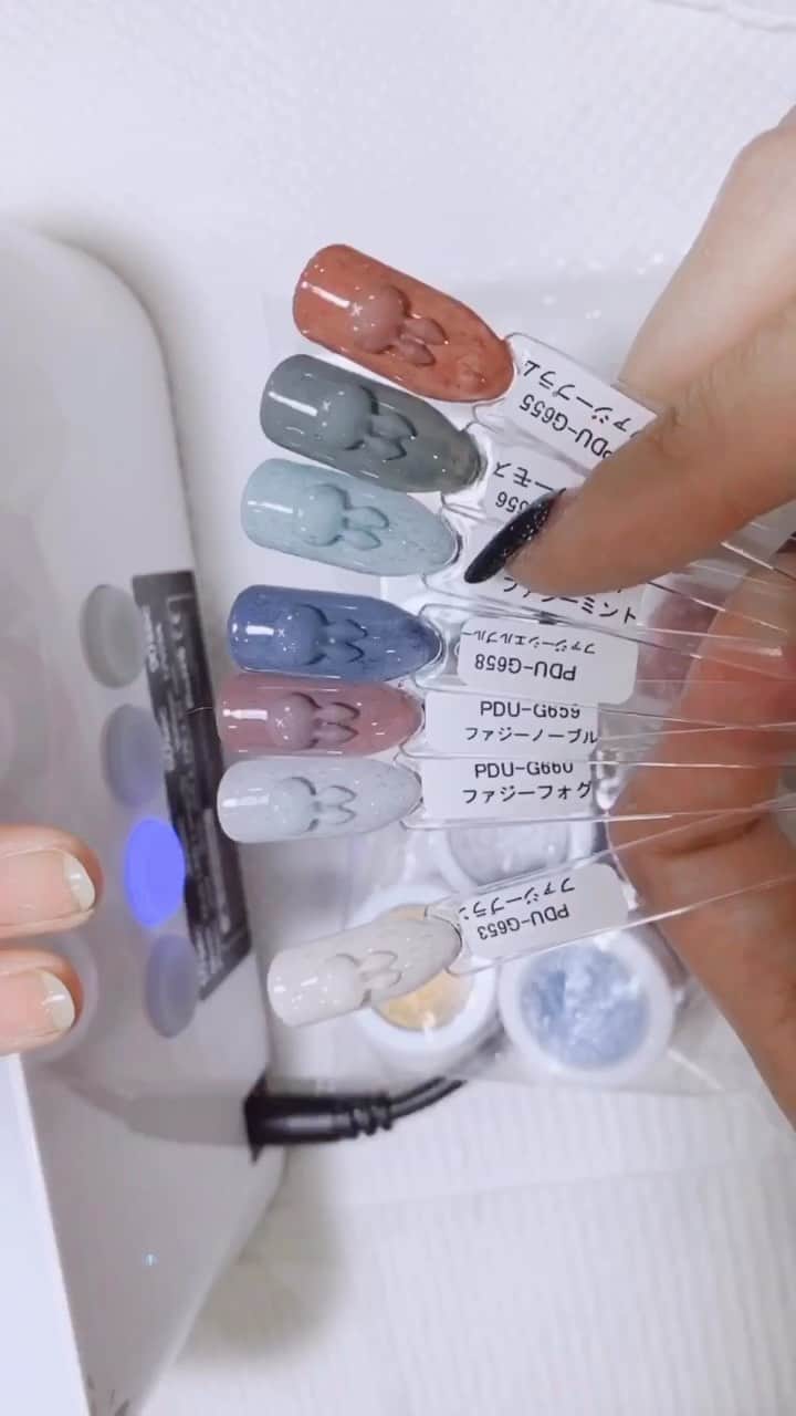 なかやまちえこのインスタグラム：「Instagram  Live  LOG④⠀ ⠀ カラージェルを塗ります。⠀ Apply a color gel.⠀ ⠀  PREGEL・Betty gel・きまぐれキャット・PREANFA・PREXY商品は、⠀ ⠀ ネイリストの方は↓ ⠀ プリモール @nail_premall ⠀ http://gelnailshop.com/ ⠀ キャンディポケット @candypocket_official ⠀ http://www.beautysupport.jp/sm/script_main/shoptop.php ⠀ ⠀ セルフの方は↓ ⠀ ジョイアート @joyartofficial ⠀ http://joyart.biz/ ⠀ にて購入頂けます☺️⠀ ⠀ #nail #nails #nailart #ネイル #美甲 #ネイルアート  #japanesenailart #manucure #japanesenails #manicurist #gelnails #أظافر #네일아트 #미용 #vẽmóng #ngườiđẹp  #เพ้นท์เล็บ #искусствоногтя #artedeuñas #เพ้นท์เล็บเจล #ジェルネイルデザイン #ネイルデザイン #senikuku #nagelkunst #ジェルオフ #プレパレーション @pregelofficial @kimagure_cat_whim @prexyofficial」