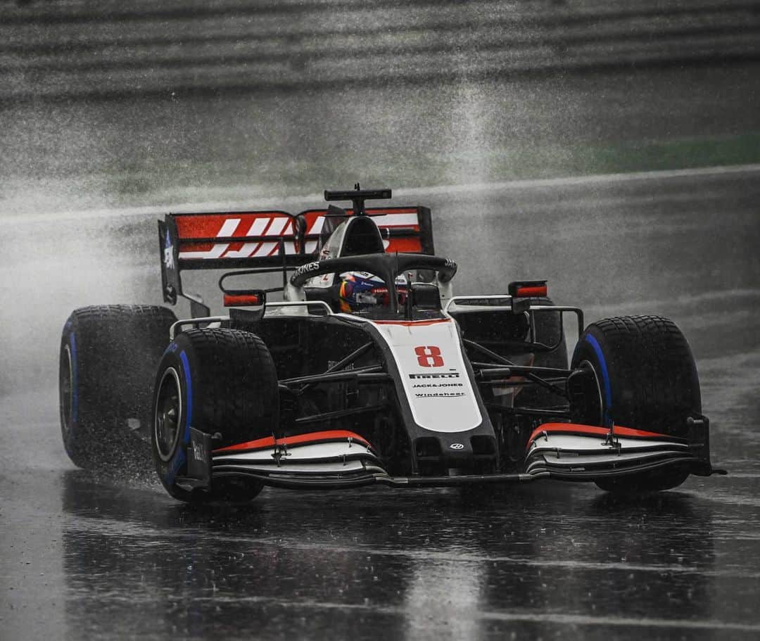 ロマン・グロージャンのインスタグラム：「I didn't drive well today. Good news, it counts on Sunday  Onto tomorrow 💪 #r8g #f1」