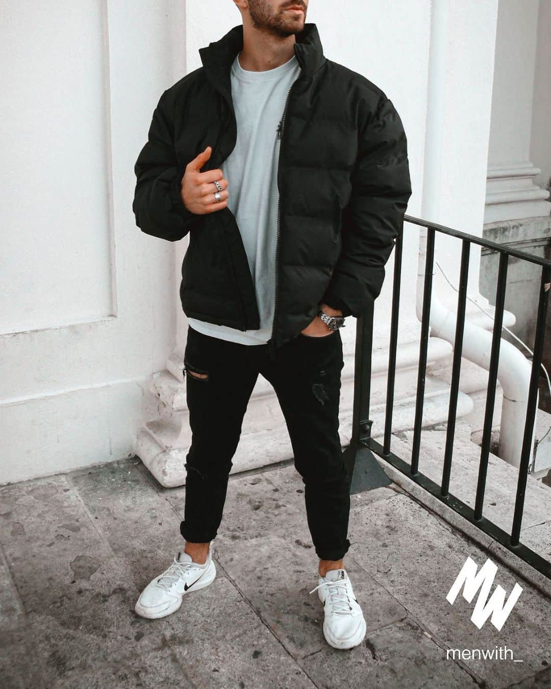 Men Withのインスタグラム：「Cool photo of our dear friend @markserw 👌🏽 #menwithstreetstyle」