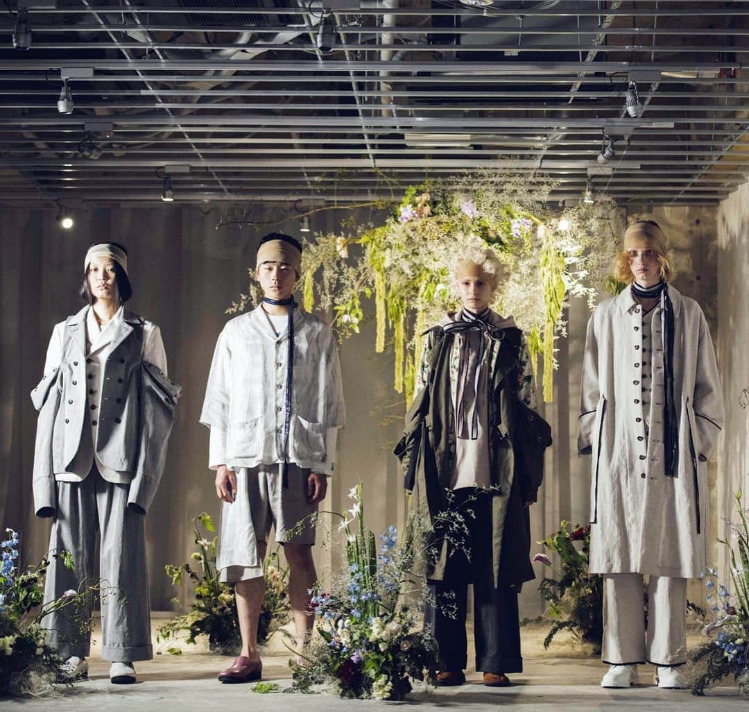 メアグラーティアのインスタグラム：「meagratia SS21 Collection   Pattern maker：@yoshiki_nishioka Stylist：@go_momosee Hair：@mukai_daisuke Makeup：@mie_makeup_artist Flower artist : @yukarisatoflower  MD：@bay_seki Illustration：@87.psd Animation：@co2konishi Music direction：@takumi_rockwell Photographer：Kenichi mui Cinematographer：Ryo Tanaka Producer：Shogo Taguchi Director：@aisukuriiim_cam  #meagratia #ss21 #rakutenfashionweektokyo #flowers #flower #animetion #anime #illustration」