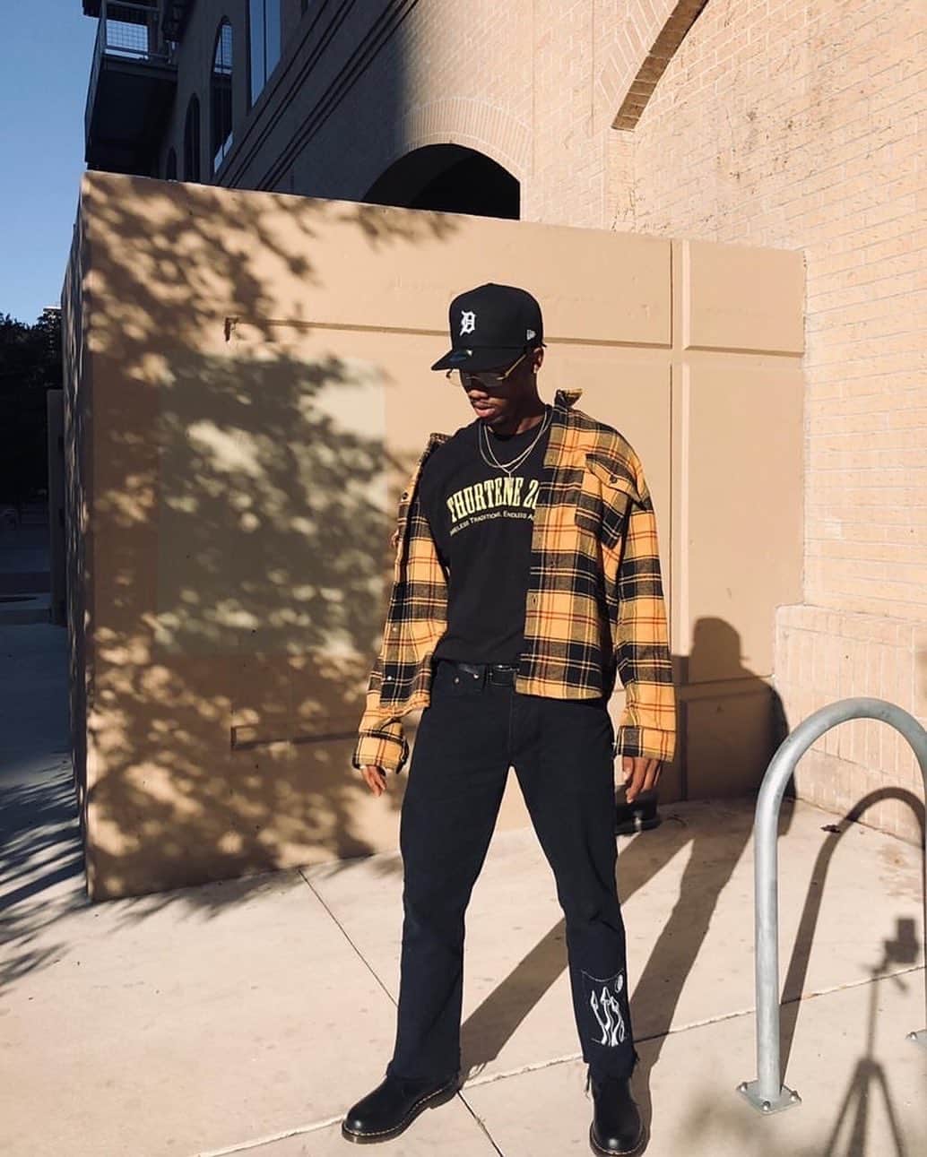 Forever 21 Menさんのインスタグラム写真 - (Forever 21 MenInstagram)「flannel szn ⚡️ Make sure to tag @forever21men + #f21xme for a chance to be featured like #forever21men @mdn_3uptown !」11月15日 9時38分 - forever21men