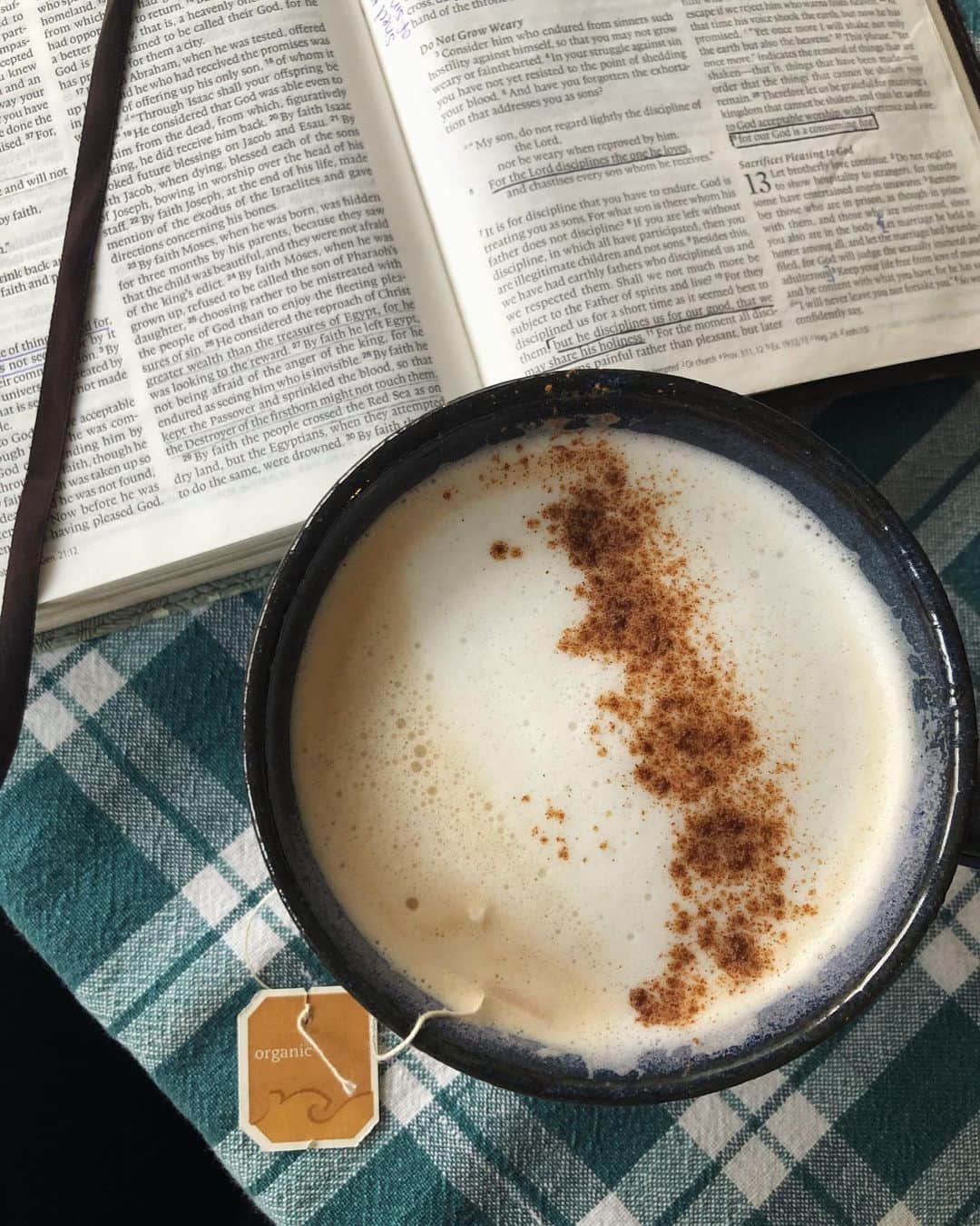 Laura Martyさんのインスタグラム写真 - (Laura MartyInstagram)「Rainy runs are my favorite, especially when followed with a warm cup of chai ☺️」11月15日 9時53分 - laura_how_you_get_up_there