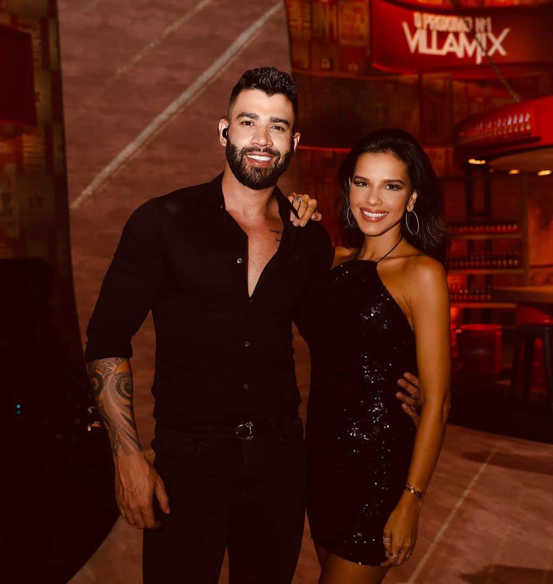 Mariana Riosのインスタグラム：「Não tenho nem legenda para descrever o programa de hoje! Muito obrigada!  🍺♥️ @gusttavolima  #proximon1  @brahmacerveja  @villamix  @multishow  @endemolshinebr  #apreciecommoderacao  Photo: @higorblanco」