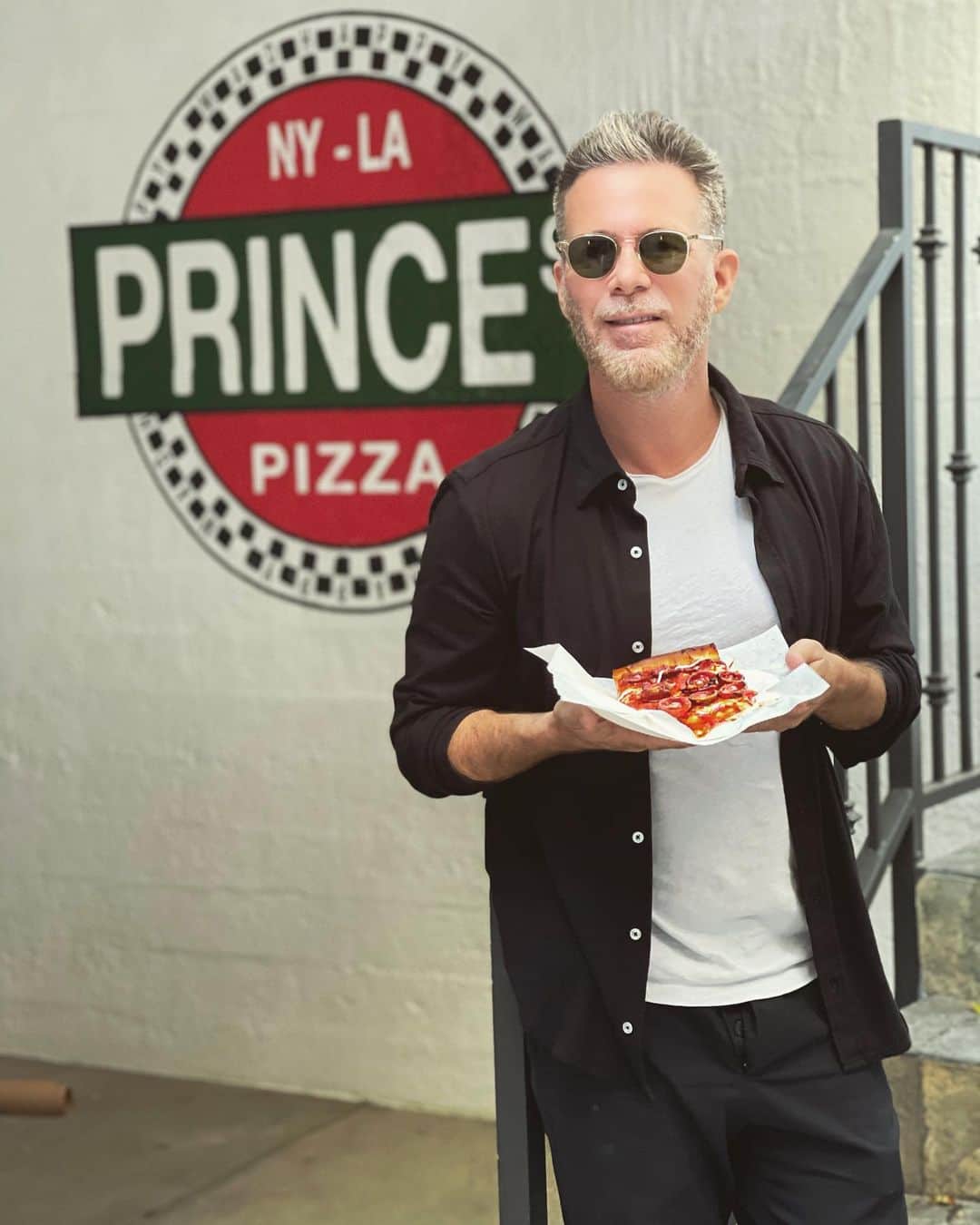 scottlippsさんのインスタグラム写真 - (scottlippsInstagram)「The epic @psp_nyc has finally opened in LA! Thanks for the hospitality @dompizzanyc @bigshot it was awesome of course! #pizza #legends #pizzatime」11月15日 10時18分 - scottlipps