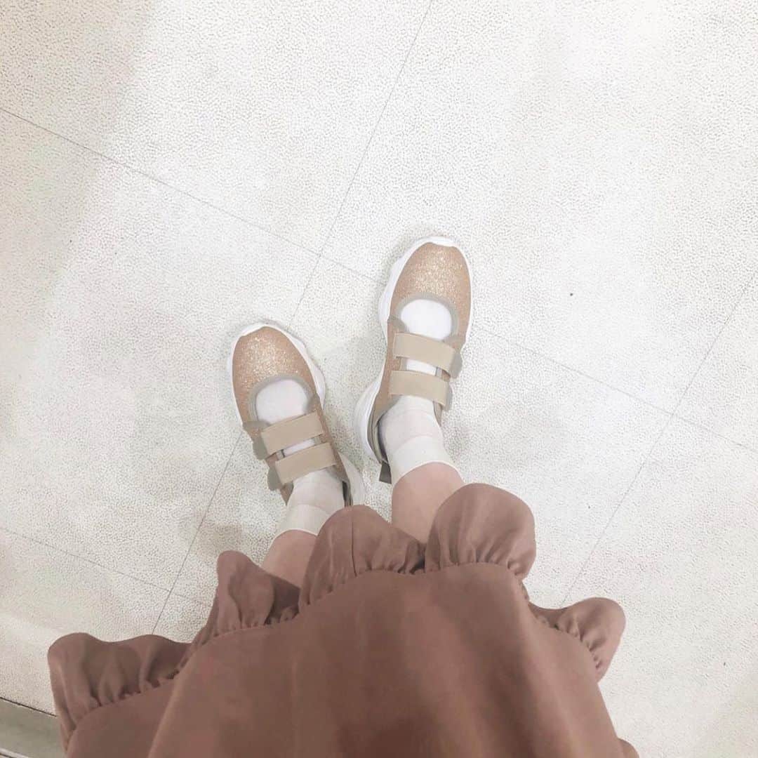 PATRA magazineさんのインスタグラム写真 - (PATRA magazineInstagram)「暗くなりがちなこの時期のコーデにぴったりのグリッターシューズ👢✨  周りと差が付けられるのはもちろん、眺めているだけでも気分があがっちゃう🤍  1足持っておくだけでとっても便利🎀 みんなも是非チェックしてみてね♡  ＼ thank you 🦢 ／ @riho______nio / @rc_daisy.kr @_mamiary / @_sae0421 @dream__me__ / @rio_cherry_  今みんなの中で流行っている事やアイテムがあれば PATRA magazine をタグ付けしてぜひ教えてね🔔  皆さんのすてきな投稿をぜひ紹介させてください！ . . #PATRA  #グリッターシューズ #ラメシューズ #キラキラシューズ  #バレエシューズ #足元コーデ #足元くら部 #お洒落さんと繋がりたい」11月15日 10時38分 - patra__jp