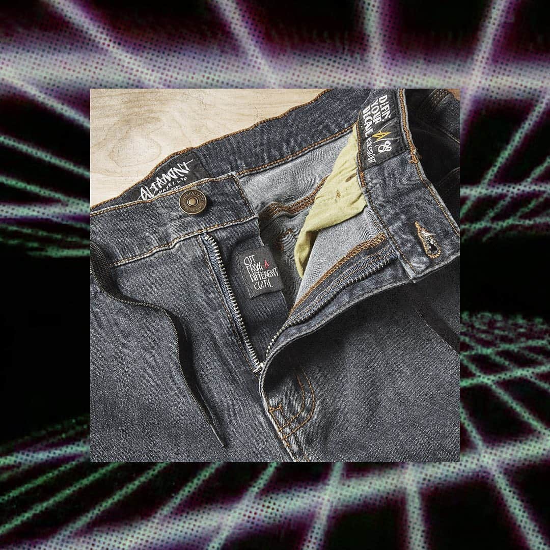 オルタモントのインスタグラム：「It’s All In The Details ✨ Our Denim Pants Are Designed For Insane Comfort & Durability. Just The Right Amount Of Stretch, Triple Stitched Seams, & The Perfect Fit For Those Long Nights On The Road. #Altamont #CutFromADifferentCloth #_CFADC #DefineYourDecade 📷 @insta_groen」
