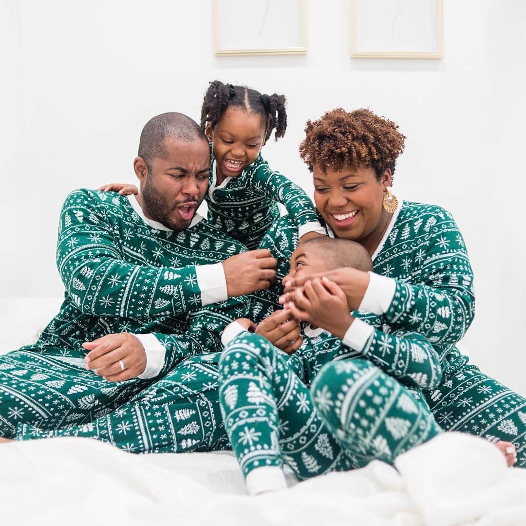 ロック&リパブリックさんのインスタグラム写真 - (ロック&リパブリックInstagram)「Warm, cozy and matching. The perfect way to celebrate National Family PJ Day. #Kohls」11月15日 2時05分 - kohls