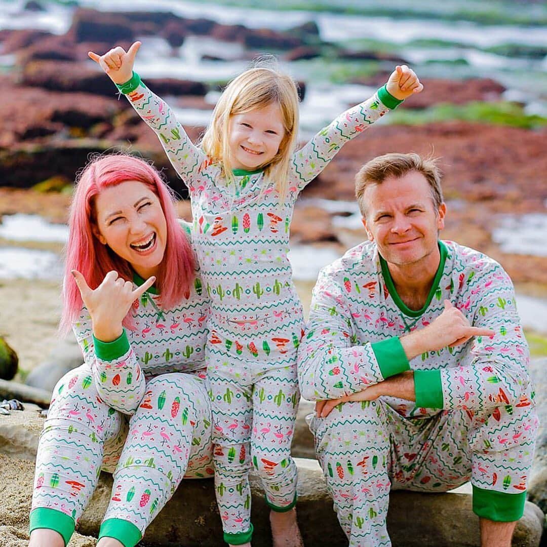 ロック&リパブリックさんのインスタグラム写真 - (ロック&リパブリックInstagram)「Warm, cozy and matching. The perfect way to celebrate National Family PJ Day. #Kohls」11月15日 2時05分 - kohls