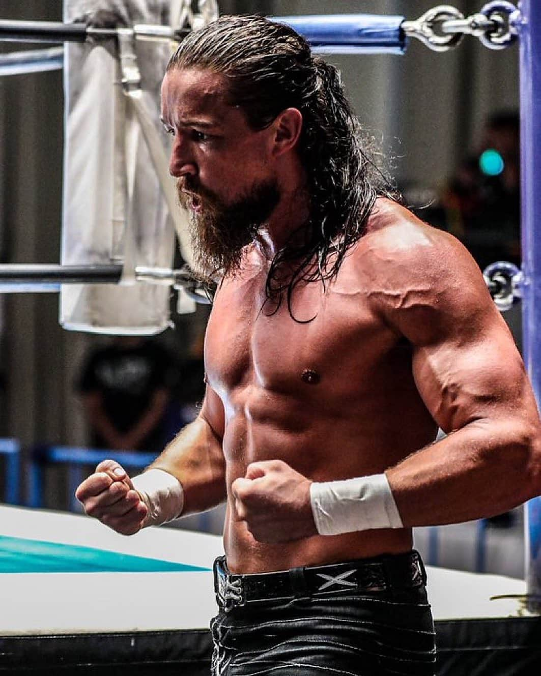 ジェイ・ホワイトさんのインスタグラム写真 - (ジェイ・ホワイトInstagram)「Want to know how I train? Supplements? Food? - - - 📷 @napp0nx_x_x  #WrestleKingdom #Jay1 #BulletClub #Switchblade #JayWhite #KingSwitch #NJPW #DoubleChamp #LastRocknRolla #ジェイホワイト」11月15日 2時18分 - jaywhitenz