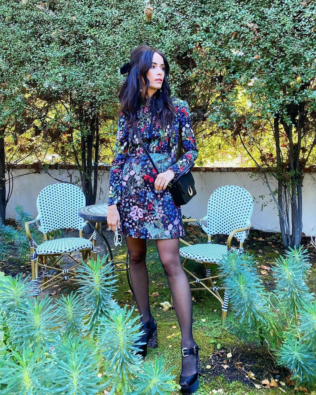 アビゲイル・スペンサーさんのインスタグラム写真 - (アビゲイル・スペンサーInstagram)「garden dress in the garden. #bardothair #fallfashion #holidayfashion 📷 @claytonhawkins」11月15日 2時27分 - abigailspencer