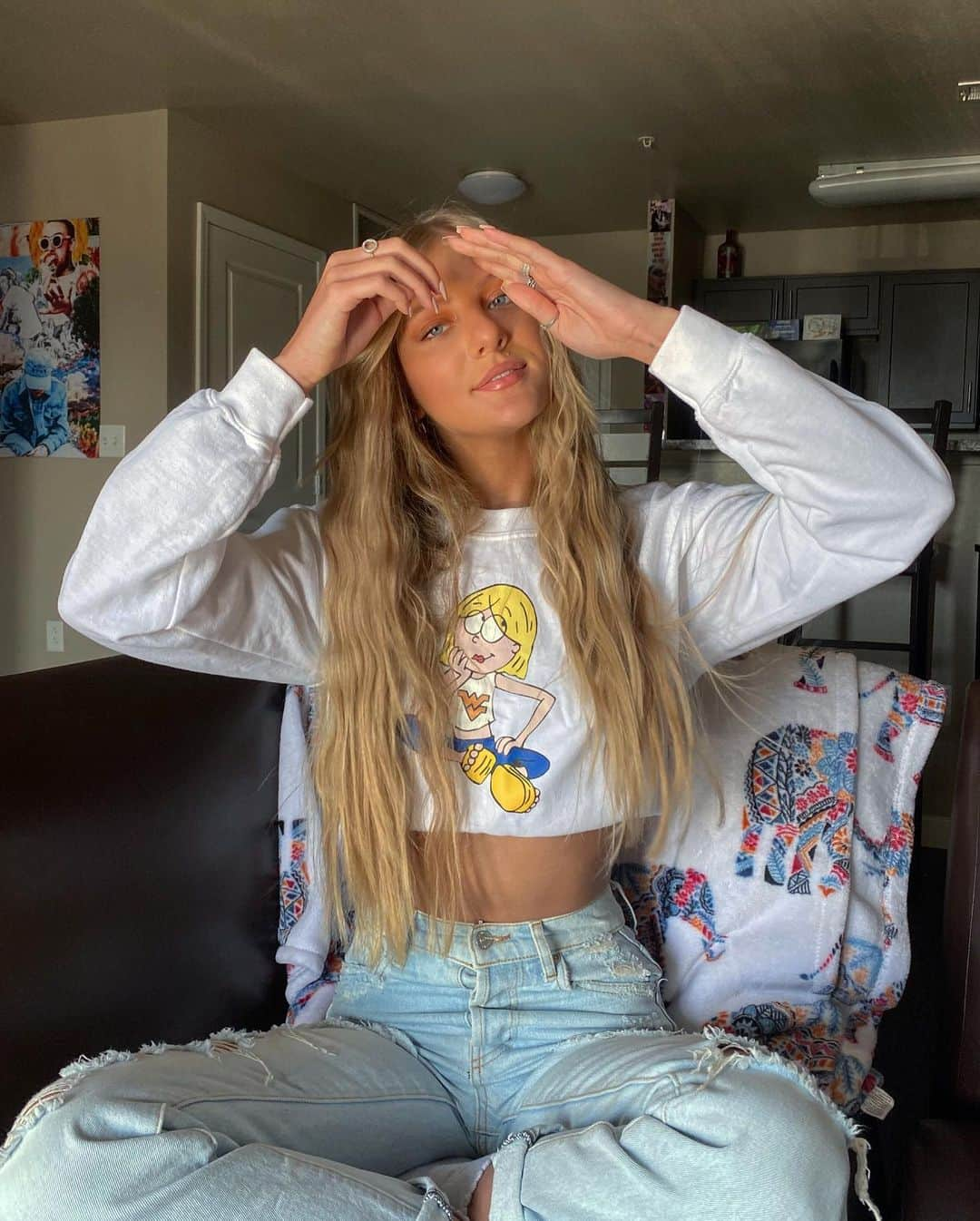 ペイジュ・ハイランドさんのインスタグラム写真 - (ペイジュ・ハイランドInstagram)「Who knew Lizzie Mcguire was a WVU fan?! 💙💛」11月15日 2時35分 - paigehyland1