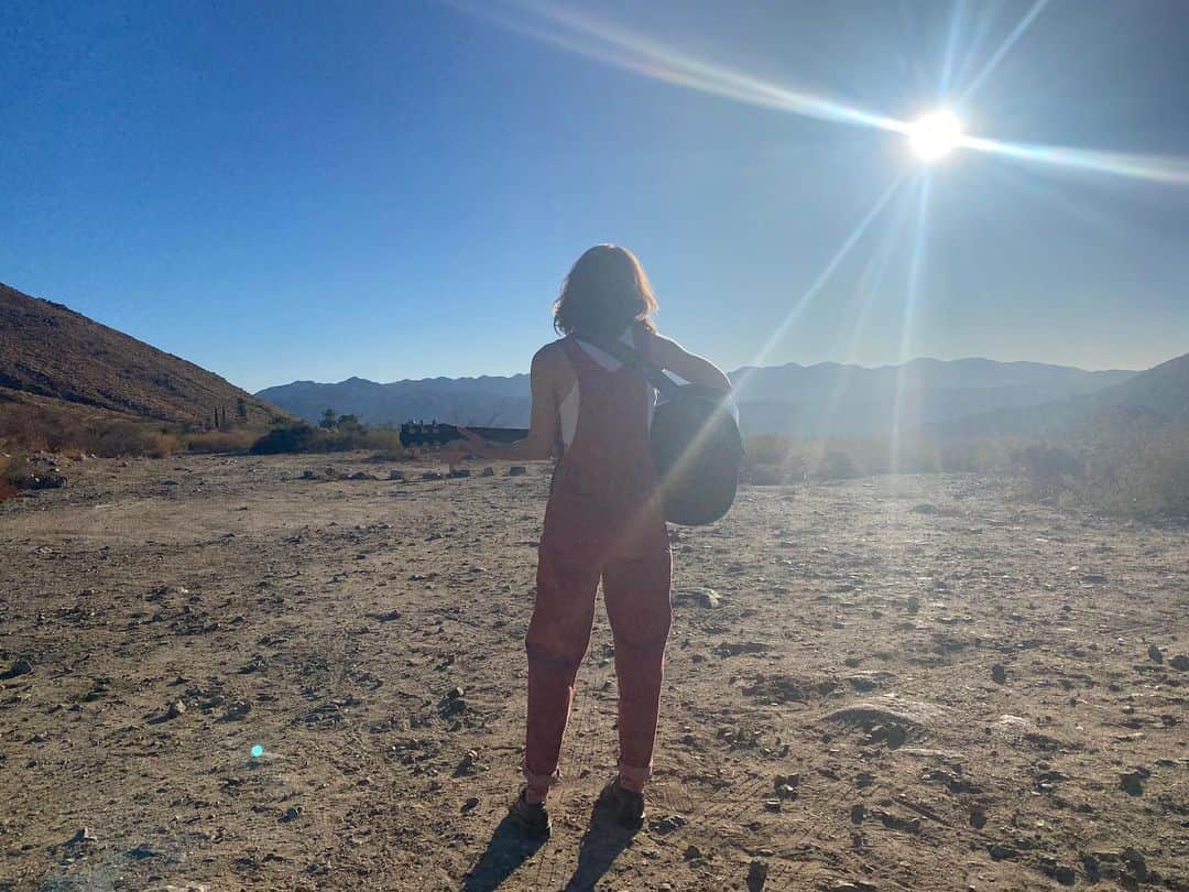 オーブリー・ピープルズのインスタグラム：「workin on a new project ✨」