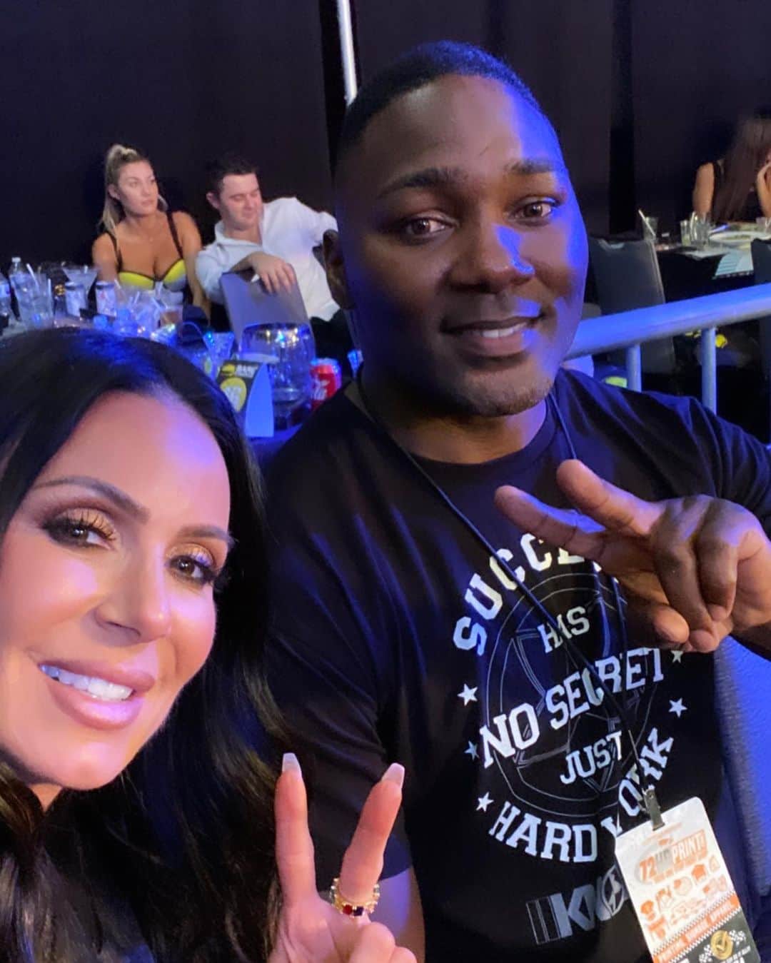 Kendra Lustさんのインスタグラム写真 - (Kendra LustInstagram)「Was cool hanging with one of best to do it  @anthony_rumble at @bareknucklefc He was schooling me on the rules & details. Great fights! I can’t  wait to go to the next event! @bareknucklefc fights If you haven’t been...you are missing out👊🏻 #bareknuckle #miami  def need some @drinkaktion #RumbleTimeCoffee today 😜 #makeup by @lutzkarpf」11月15日 2時52分 - kendralust