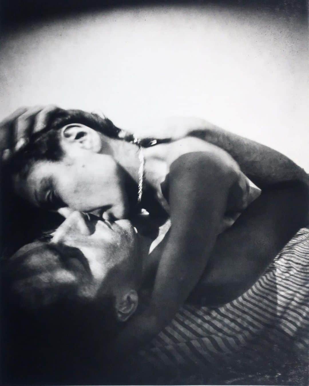 AnOther Magazineさんのインスタグラム写真 - (AnOther MagazineInstagram)「Scenes of sexual self-discovery in in 1980s New York, captured by American artist Paul Smith ⁠⠀ ⁠⠀ As a new exhibition at @danielcooneyfineart brings together sexually intimate works by Paul Smith, the artist takes AnOther back to the streets and rooftops of New York for a tender look at beauty, desire, and love. Link in bio 📲」11月15日 2時59分 - anothermagazine