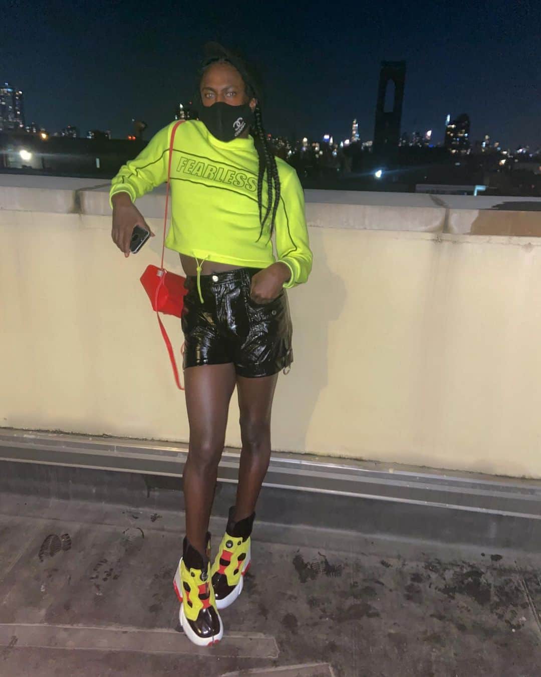 JONTE’のインスタグラム：「Thank you @hcosmic for my beautiful gift. Love ya babe 😘   @maisonmargiela x @reebok collab.  #keepitthunt #4 #the #Swinter」