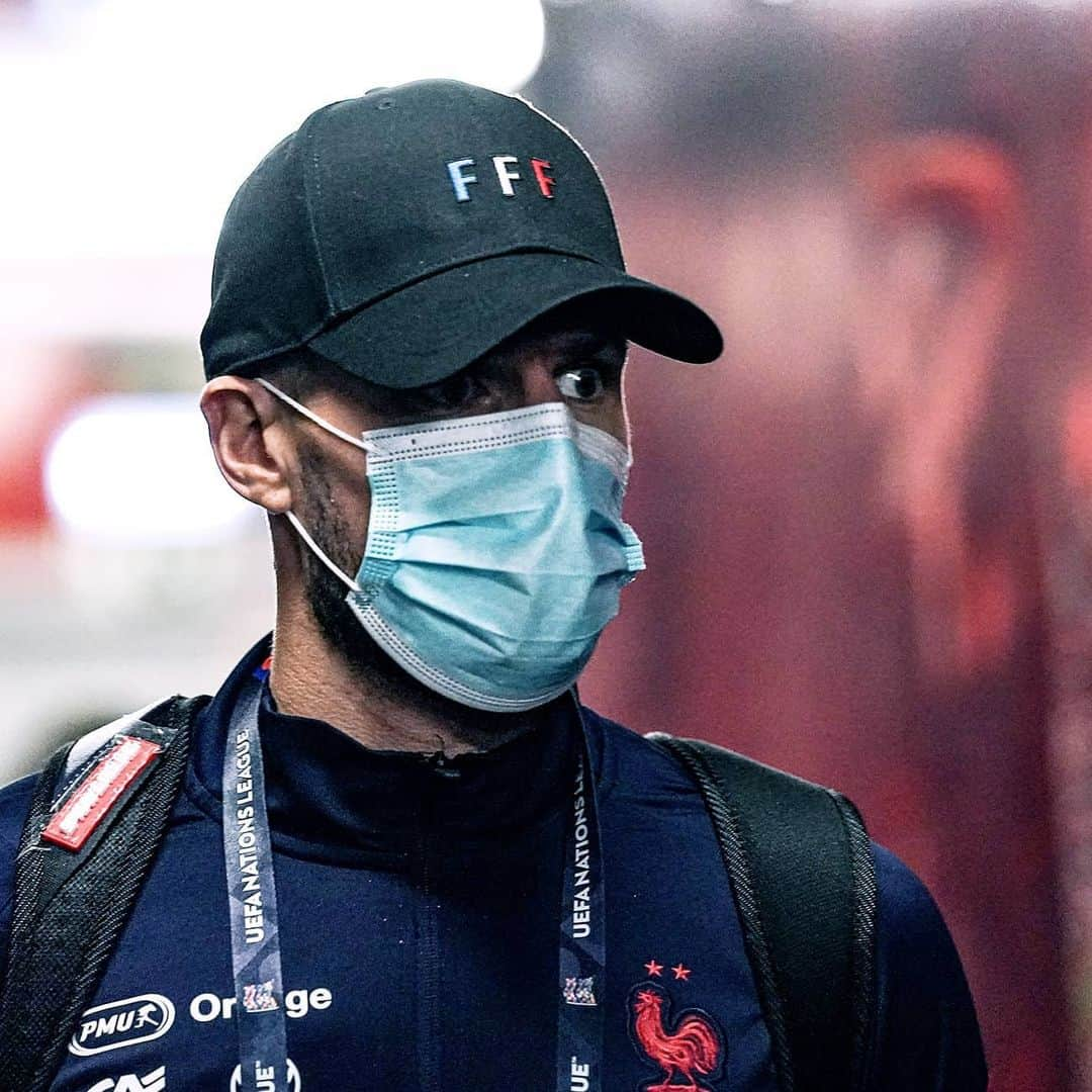 サッカー フランス代表チームさんのインスタグラム写真 - (サッカー フランス代表チームInstagram)「Nos Bleus viennent d'arriver au stade 👌 Coup d'envoi de ce Portugal - France à 20H45 ! #PORFRA #FIersdetreBleus」11月15日 3時30分 - equipedefrance