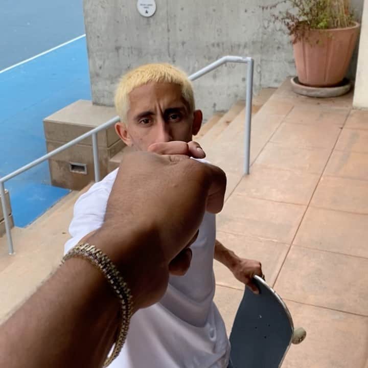 スラッシャーのインスタグラム：「✨ SuperStar™️ test drive @jahnperez_  📱: @luielliott」