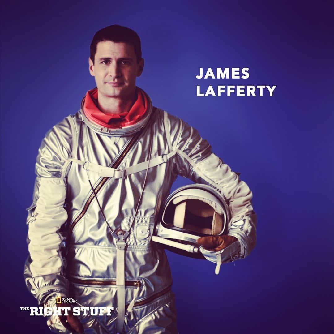 ジェームズ・ラファティのインスタグラム：「Nothing short of an honor and a privilege to play US Navy Lieutenant Commander Scott Carpenter in #TheRightStuffSeries. Episode 7 is streaming now on @disneyplus 🙌🏼」