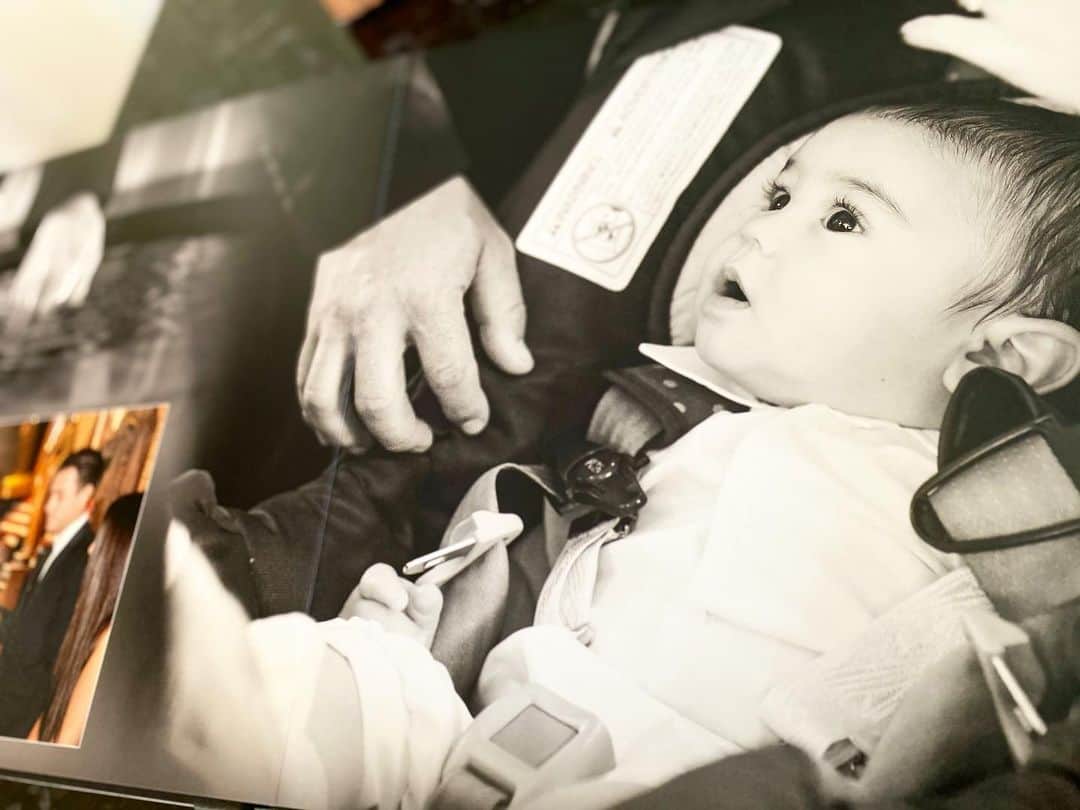 ディーナ・ニコール・コルテーゼさんのインスタグラム写真 - (ディーナ・ニコール・コルテーゼInstagram)「Today @magicmomentsnj surprised us with these amazing gifts @magicmomentsnj did photography for CJs Baptism and first birthday..not only did they not miss one detail while photographing the event but they went above and beyond surprising us with this beautiful canvas to hang in our home .. and these two gorgeous leather glass covered photo albums to cherish forever .. you truly brought tears to my eyes today when you delivered these .. thank you so much ❤️ if anyone is looking for an amazing company to work with for your event .. check them out ..they go above and beyond 🥰 brb while I go sob over these beautiful memories」11月15日 3時49分 - deenanicole