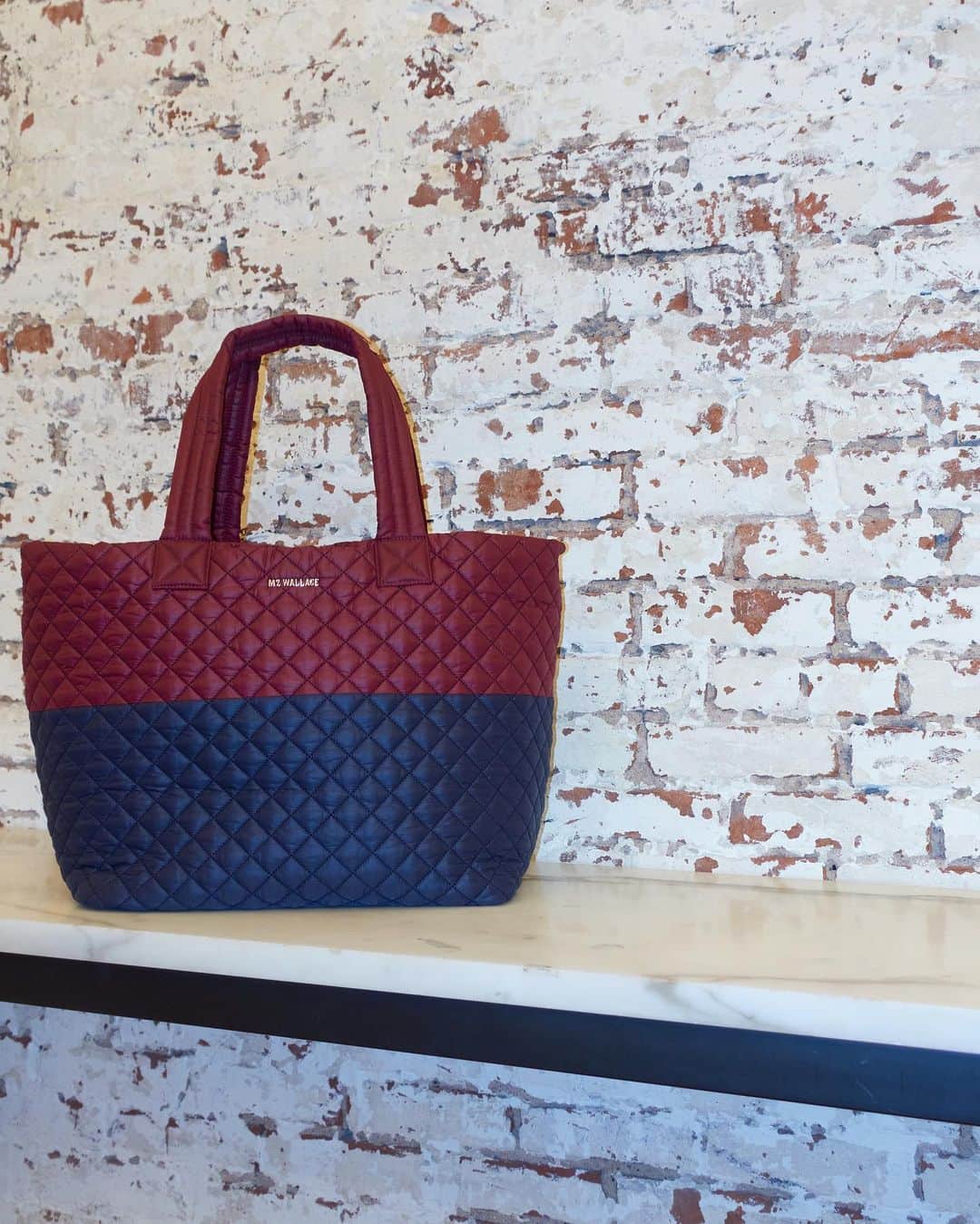 MZウォレスさんのインスタグラム写真 - (MZウォレスInstagram)「Packing is hard, but we can help. Swipe left to see how easy it is to pack our Large Metro Tote Deluxe.」11月15日 3時51分 - mzwallacenyc