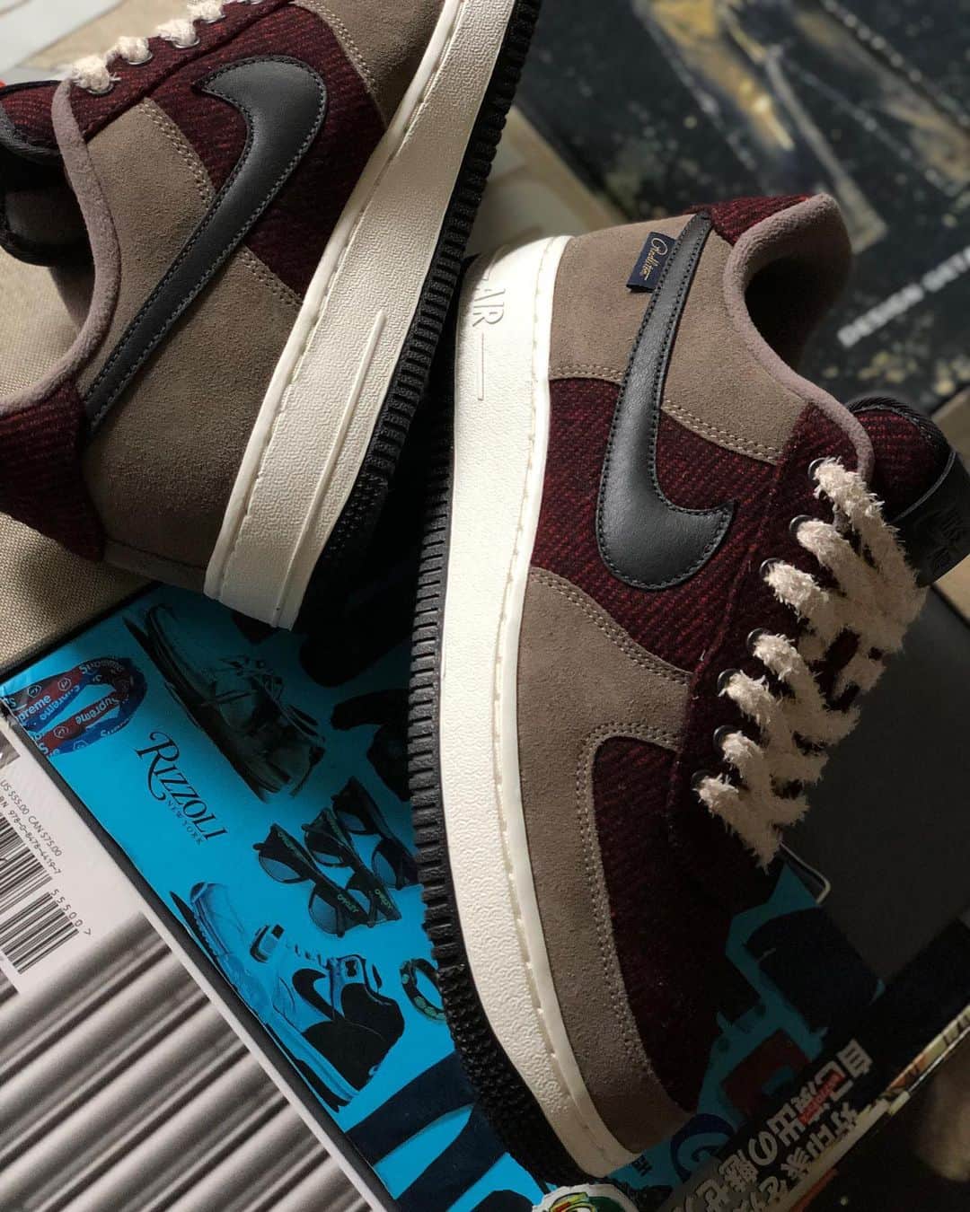 Mr. Tyさんのインスタグラム写真 - (Mr. TyInstagram)「#newpickup ANOTHER @pendletonwm Air Force 1 By You. My excitement for the Pendleton AM97s limited me to only two pairs of AF1s. I’ve made a good 10+ pairs for friends this year, so thankfully my urge for more was fulfilled! I didn’t want anything crazy for my personal pair, just wanted a pair I could get some good use out of for now and still enjoy for years to come. Mystic dates twill back on this one.  Had the laces made, none for sale unfortunately.  #ijustlikeshoes #complexkicks #airmax1 #am1 #mynikeids #myids #nikeidcreatives #theshoegame #airmax #airmaxalways #pendleton #pendletonid #tysids #nikeid #nikebyyou #af1 #airforce1 #airforceone #af1gallery #teamaf1 #af1always #af1squad #forcegang #nikeid #airforce1cartel」11月15日 3時57分 - regularolty