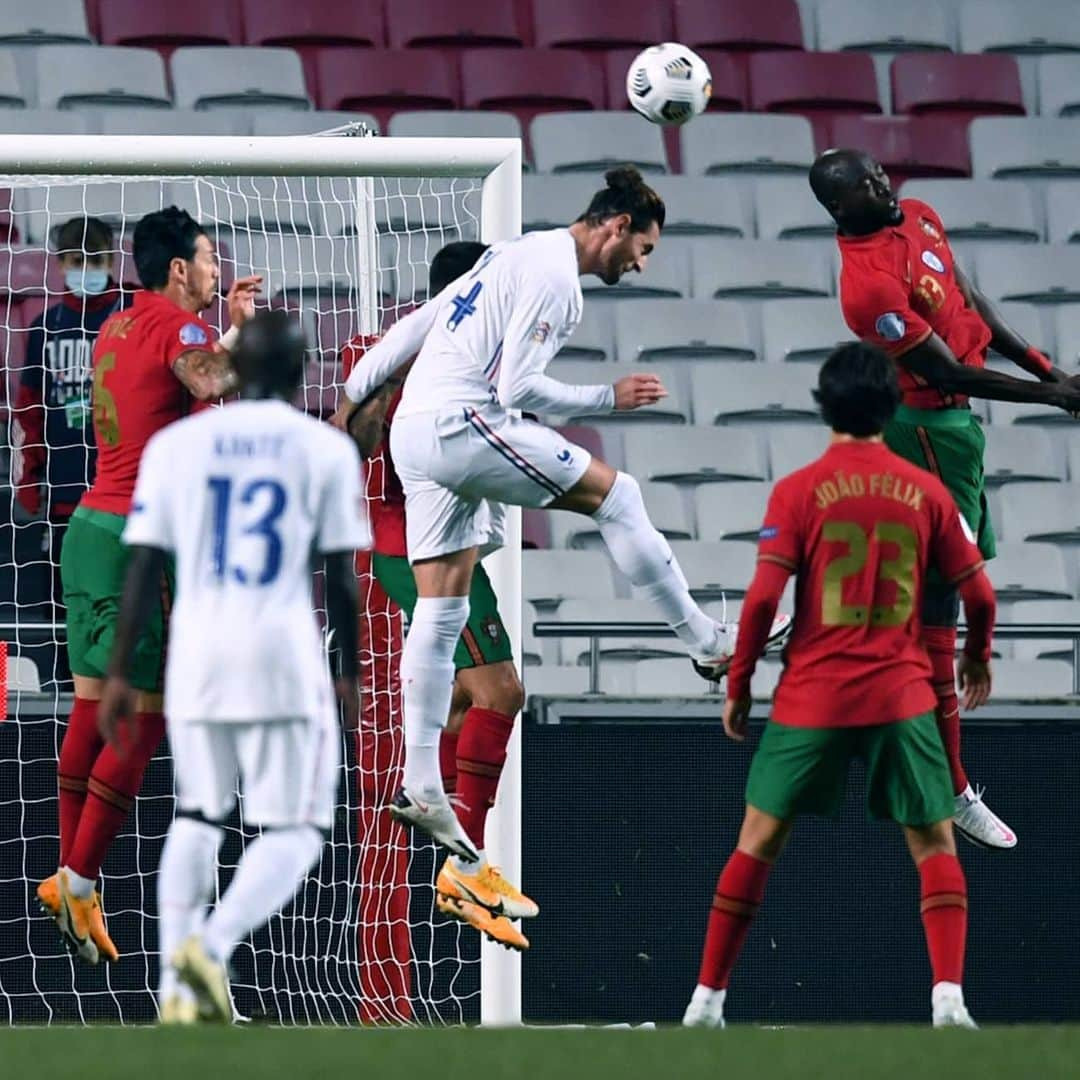 サッカー フランス代表チームさんのインスタグラム写真 - (サッカー フランス代表チームInstagram)「Trois belles occasions en ce début de match ⚽ On continue comme ça ! #FiersdetreBleus #PORFRA」11月15日 5時06分 - equipedefrance