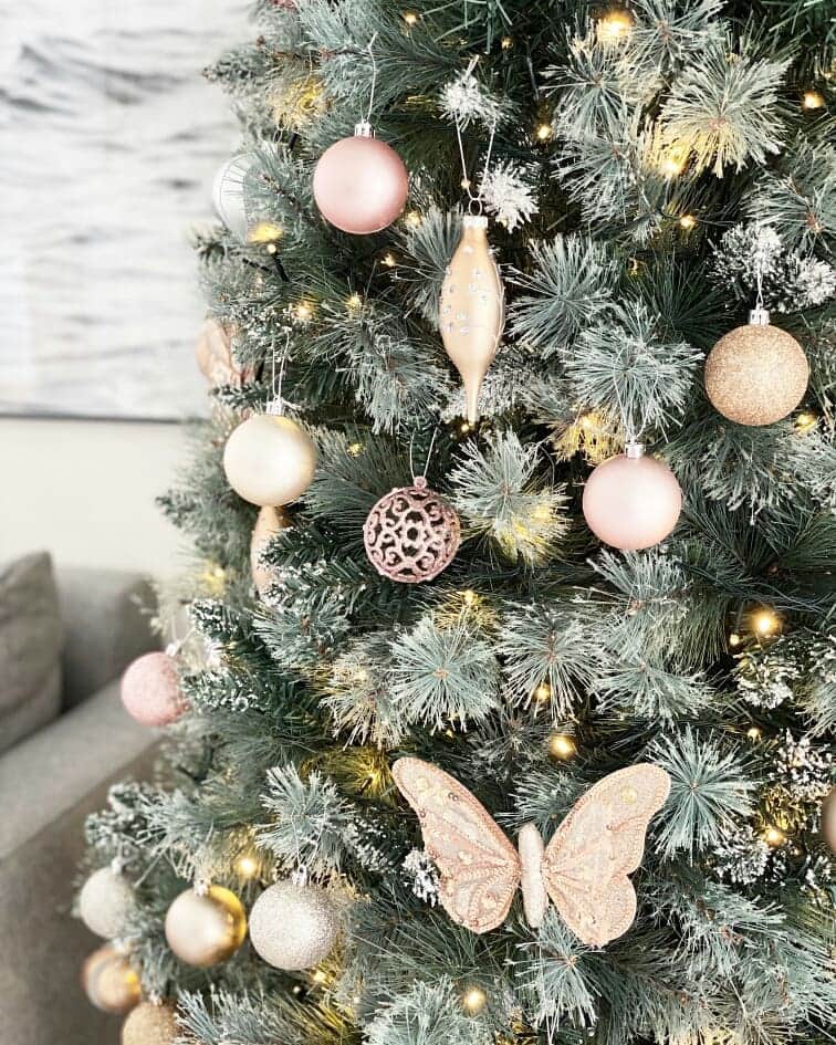 Target Australiaさんのインスタグラム写真 - (Target AustraliaInstagram)「We love to see how you're styling Christmas. Thanks for sharing @my.styled.home, our Christmas Butterfly Clip is looking gorgeous on your tree  🎯♥️ #targetaus #christmasmadebetter」11月15日 5時34分 - targetaus