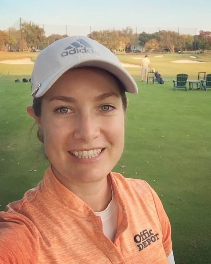 アレハンドラ・ジャネサのインスタグラム：「Happy birthday @sparms.official !! And thank you for your support! 🙏🙌🥳」