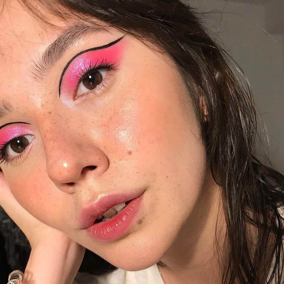 NYX Cosmeticsさんのインスタグラム写真 - (NYX CosmeticsInstagram)「Loving this lil liner moment by @undomymakeup 😍 She slays this flawless floating liner using our Epic Ink Liner ✔️ • #icedathome #nyxcosmetics #nyxprofessionalmakeup #crueltyfreebeauty」11月15日 6時59分 - nyxcosmetics