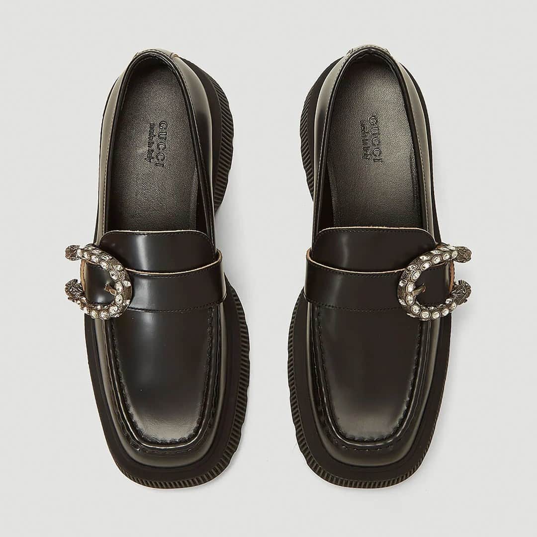のインスタグラム：「Adorned with a signature crystal-embellished silver Dionysus buckle, the Hunder Loafers from @gucci are designed to make a statement.」
