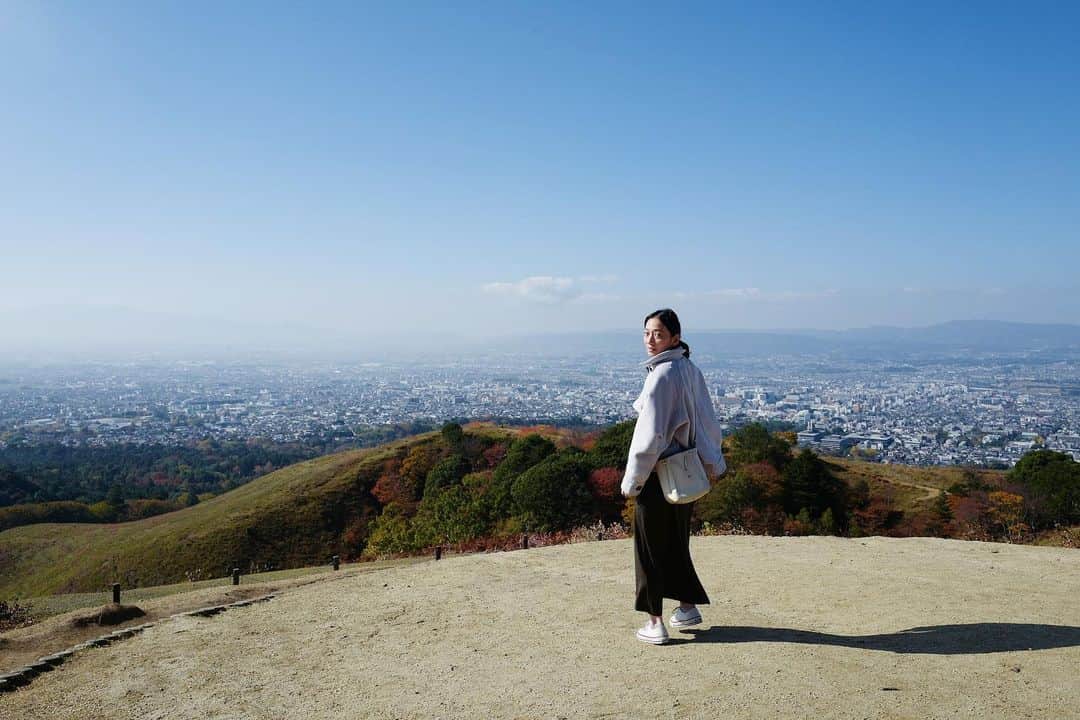 行方 久子 Hisako Namekataさんのインスタグラム写真 - (行方 久子 Hisako NamekataInstagram)「. 奈良旅の始まり、なんとなくふらり若草山。  さ、南下しまーす。」11月15日 7時18分 - hisakonamekata