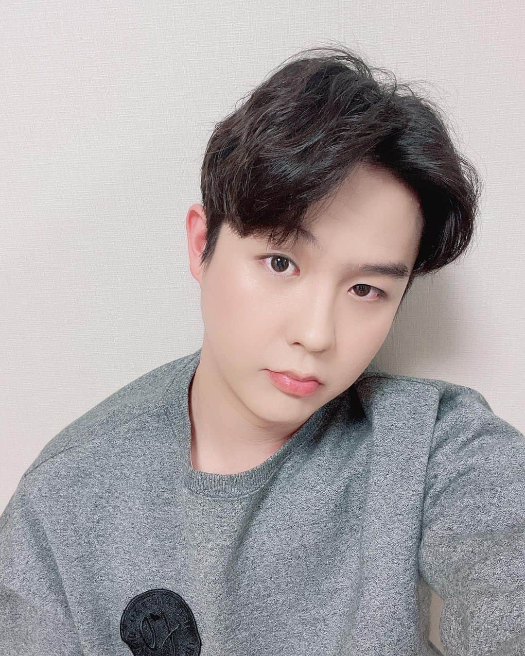 インジュン のインスタグラム：「早くスケジュール発表したいな 빨리스케줄 공지하고싶다 . . . #셀카#셀피#데일리#일상#인준 #sefie#daily#l4l#injun #インジュン#早く会おう#❤️ #少しだけ待っててね」