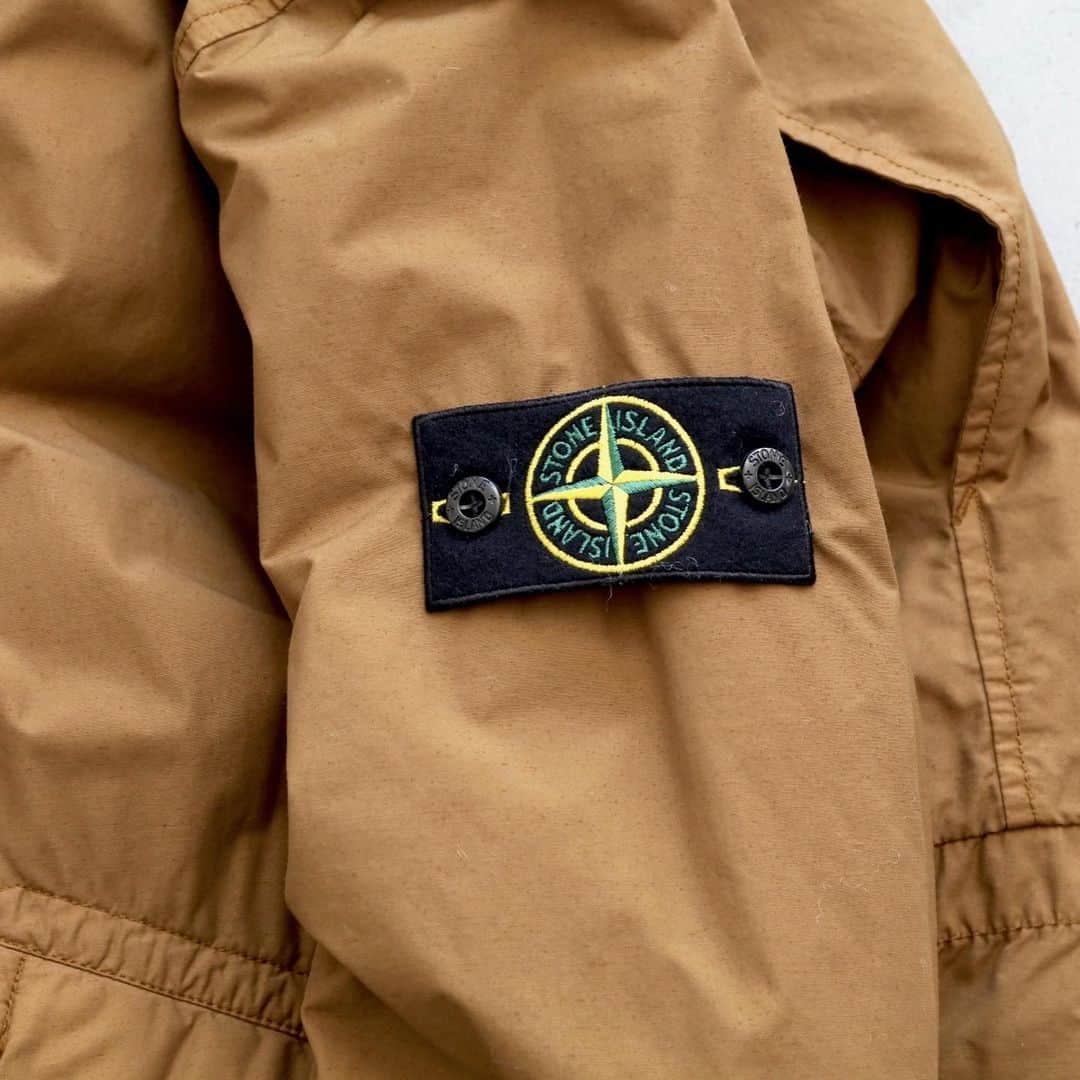 wonder_mountain_irieさんのインスタグラム写真 - (wonder_mountain_irieInstagram)「［#20AW］ STONE ISLAND / ストーンアイランド  "NASLAN LIGHT WATRO WITH PRIMALOFT-TC" ¥118,800- _ 〈online store / @digital_mountain〉 https://www.digital-mountain.net/shopdetail/000000012649/ _ 【オンラインストア#DigitalMountain へのご注文】 *24時間受付 *15時までのご注文で即日発送 * 1万円以上ご購入で送料無料 tel：084-973-8204 _ We can send your order overseas. Accepted payment method is by PayPal or credit card only. (AMEX is not accepted)  Ordering procedure details can be found here. >>http://www.digital-mountain.net/html/page56.html  _ #STONEISLAND #ストーンアイランド  _ 本店：#WonderMountain  blog>> http://wm.digital-mountain.info _ 〒720-0044  広島県福山市笠岡町4-18  JR 「#福山駅」より徒歩10分 #ワンダーマウンテン #japan #hiroshima #福山 #福山市 #尾道 #倉敷 #鞆の浦 近く _ 系列店：@hacbywondermountain _」11月15日 7時41分 - wonder_mountain_