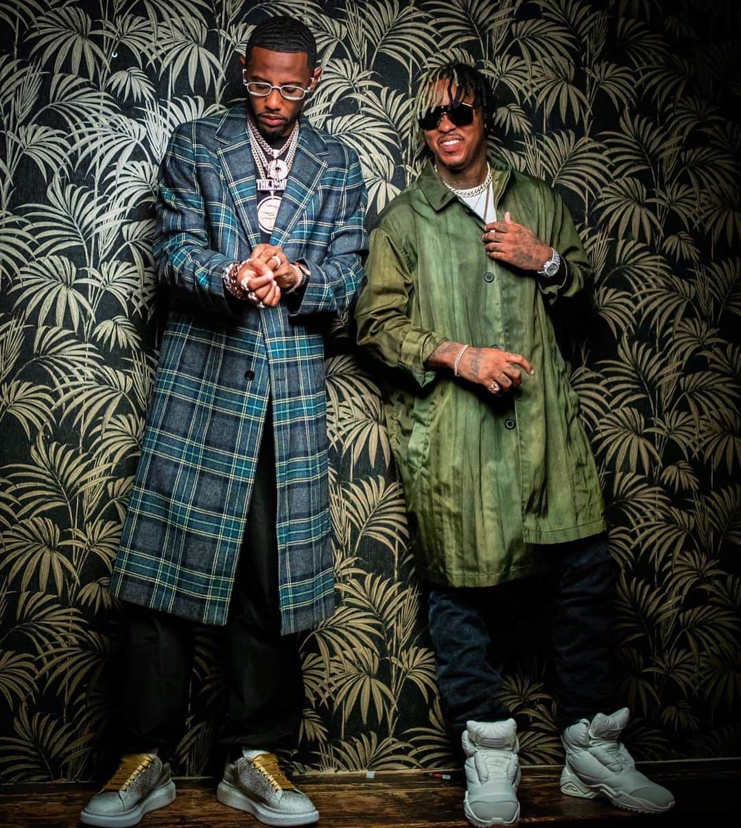 ファボラスのインスタグラム：「Prayers up for my dog @jeremih..  Everybody ask God to keep his hands on him & be blessed to pull thru 🙏🏾」