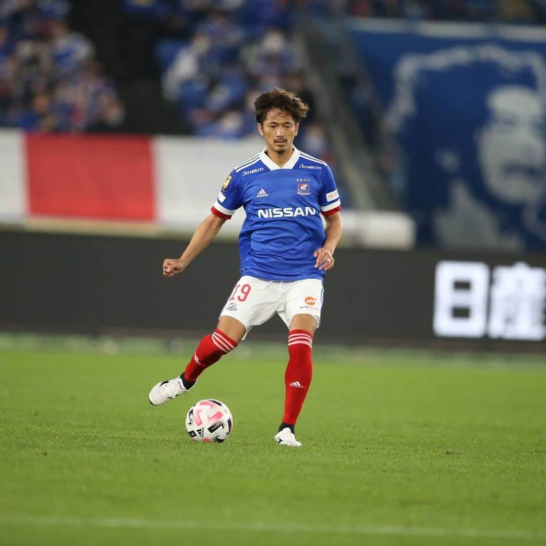 實藤友紀のインスタグラム：「ホーム最終戦  昨日は沢山の応援ありがとうございました。 試合が出来る喜びを改めて実感した試合になりました。 勝つって気持ちいい!!  #fmarinos  #KeepSailTogether #日産スタジアム #nissan」