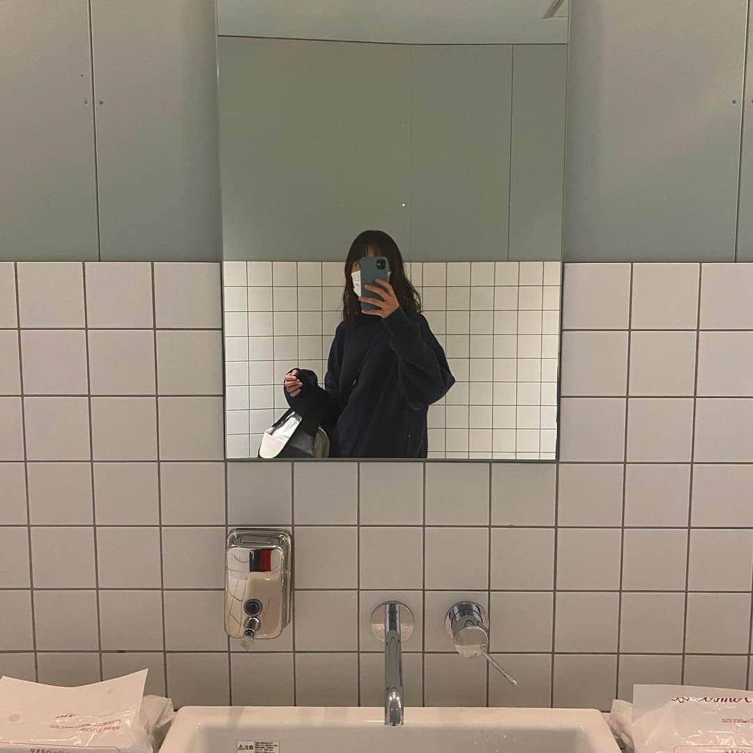 保坂美亜のインスタグラム：「🧤」