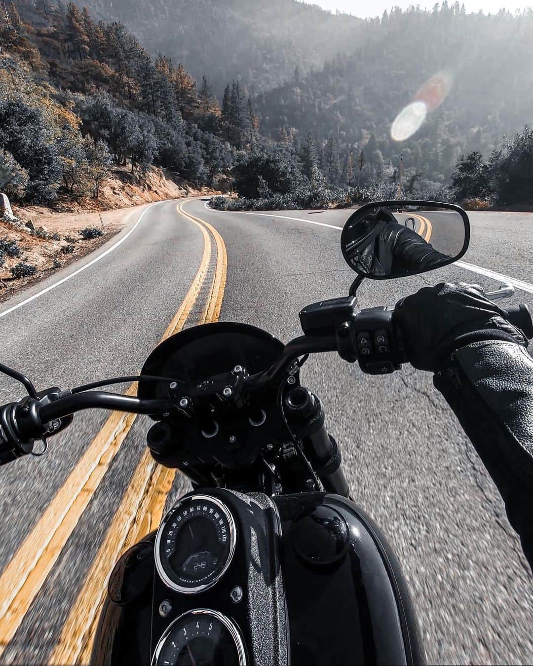 Harley-Davidsonさんのインスタグラム写真 - (Harley-DavidsonInstagram)「Saturdays are a time to rest & recharge. Where will you be headed this weekend? #HarleyDavidson」11月15日 8時36分 - harleydavidson