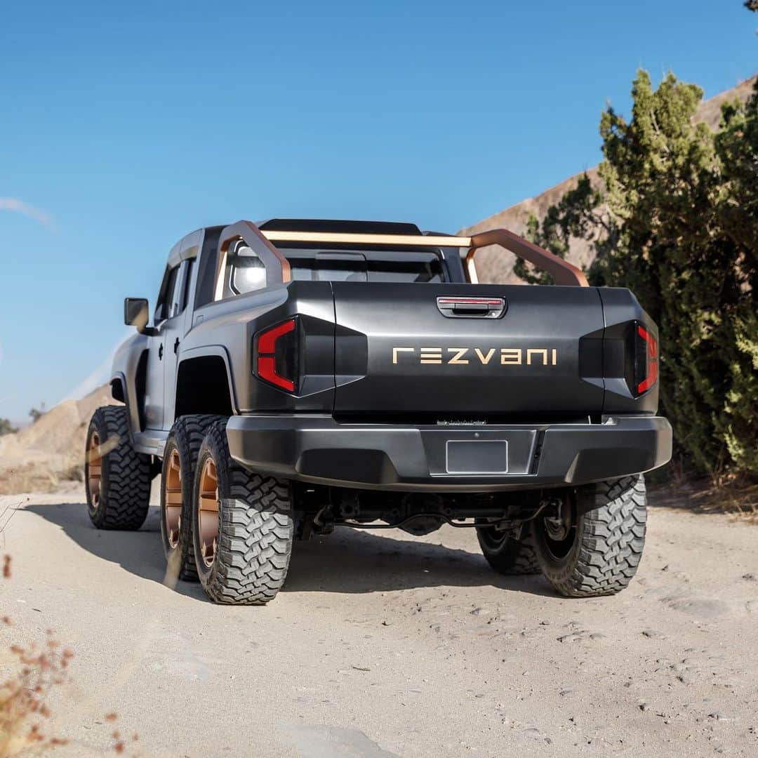 HYPEBEASTさんのインスタグラム写真 - (HYPEBEASTInstagram)「@hypebeastcarclub: @rezvanimotors has unveiled its new Hercules 6×6 Military Edition. It can be fitted with either a 3.6-liter V6 producing 285 HP, a three-liter V6 TurboDiesel producing 260 HP, a 6.4-liter SRT Hemi V8 delivering 500 HP, or the full-bodied seven-liter supercharged V8 delivering 1,300 HP. The top-spec model will also produce 989 lb-ft of torque, which is driven through the eight-speed transmission taken from the Dodge Ram TRX. Find out more details by hitting the link in our bio. It’s available now with prices starting from $325,000 USD. ⁠⠀ Photo: Rezvani」11月15日 19時58分 - hypebeast