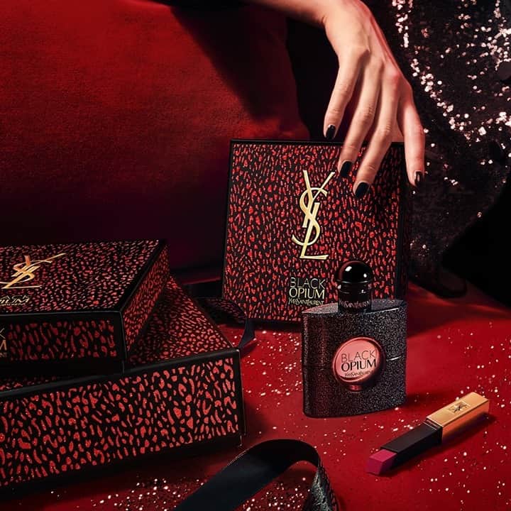 Yves Saint Laurent Beautyさんのインスタグラム写真 - (Yves Saint Laurent BeautyInstagram)「Gift wilder. Customize the classics, with iconic holiday wrapping and engrave your gifts for an extra special touch. This is how you own the night. BLACK OPIUM EAU DE PARFUM ROUGE PUR COUTURE THE SLIM in N21 ROUGE PARADOXE #yslbeauty #theslim #blackopium #holidaycollection」11月15日 19時59分 - yslbeauty