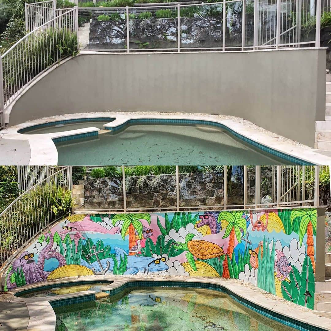MULGAさんのインスタグラム写真 - (MULGAInstagram)「From brown to.... not so brown, here's a before and after photo of the poolside mural I had the pleasure of painting recently at a home on the waters of Gymea Bay.⁣ ⁣ Hit me up if you'd like a before and after shot like this at you home, business school etc etc. I can send you a quote pretty easy 🎨👌. ⁣ ⁣ #mulgatheartist #muralart #poolmural #poolart #turtleart #australianart #sydneystreetart」11月15日 18時37分 - mulgatheartist
