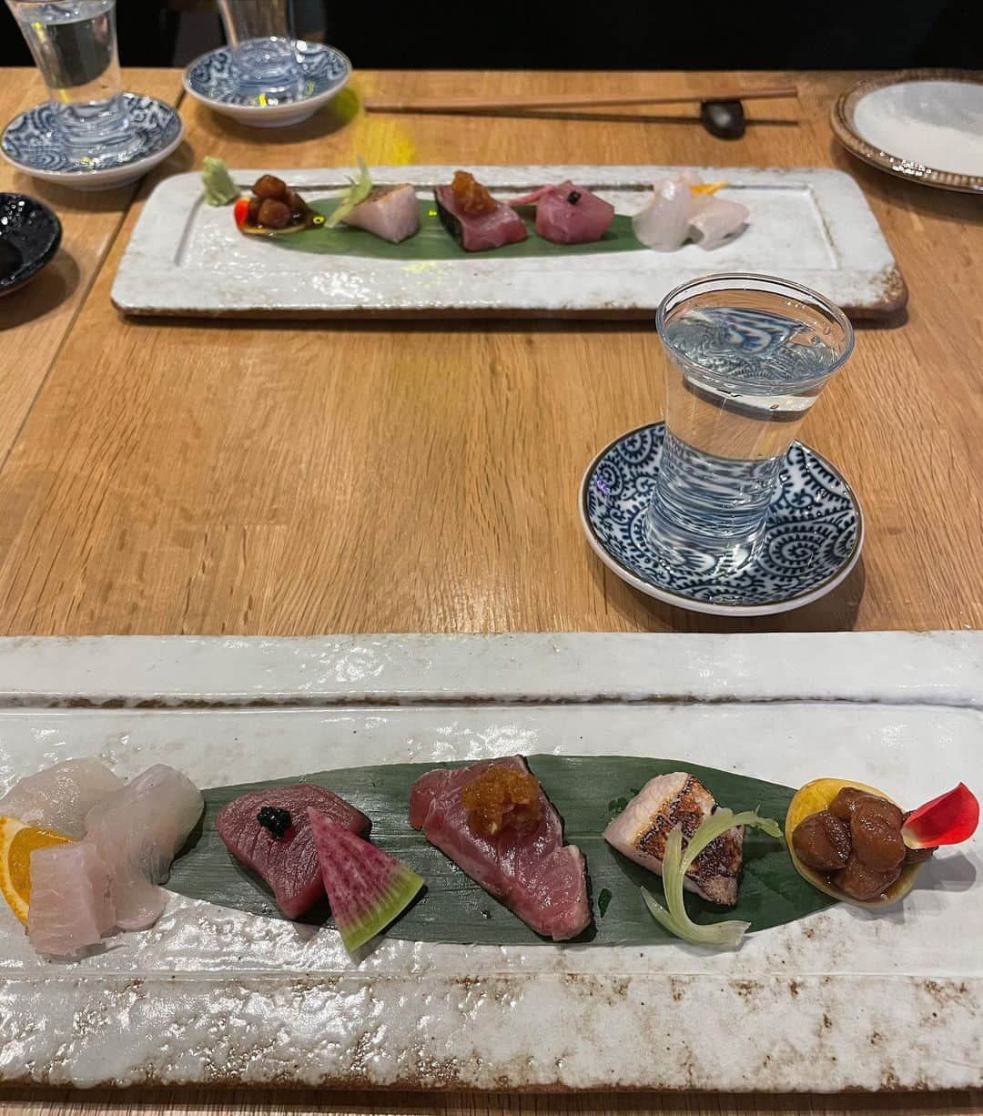 高野祐衣さんのインスタグラム写真 - (高野祐衣Instagram)「大阪に帰ってきているので﻿ 地元のお友達と美味しいごはん♡﻿ ﻿ 難波や梅田よりも、京橋派です！！﻿ （立ち飲み屋さんとか最高だし﻿ 安くて美味しいお店いっぱいだよ！）﻿ ﻿ ﻿ 日本酒に合うお肉料理達、﻿ 全部最高に美味しいのだけど、﻿ 1枚目のメンチカツサンドが﻿ サクサクジューシーで最高だし﻿ 6枚目のだし巻き揚げサンドは﻿ 食感新しいし美味しすぎて﻿ 持って帰りたかった、、、﻿ メインの白味噌鍋も濃厚で好きでした☺︎﻿ ﻿ ﻿ 京橋開拓たのしい☺︎﻿ ﻿ ﻿ もちろん日本酒も飲んだので﻿ 載せようっと🍶」11月15日 19時00分 - yuipooon12_06
