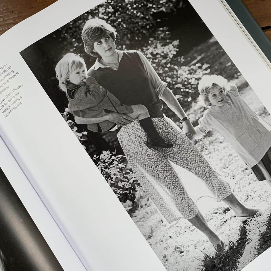 ローラアシュレイのインスタグラム：「‘The Crown’ fans get their first look at Emma Corrin in the role of Princess Diana today in the latest episodes of the popular television series.⁣ ⁣ As the series returns with the eagerly anticipated introduction of the Princess of Wales, what better way to mark the occasion than with a look back to one of the many iconic photographs of the Princess wearing Laura Ashley.⁣ ⁣ This image captures Diana, Princess of Wales before her marriage wearing a Laura Ashley skirt. ⁣ ⁣ What did you love most about her unique style?⁣ ⁣ #LauraAshleyHeritage」