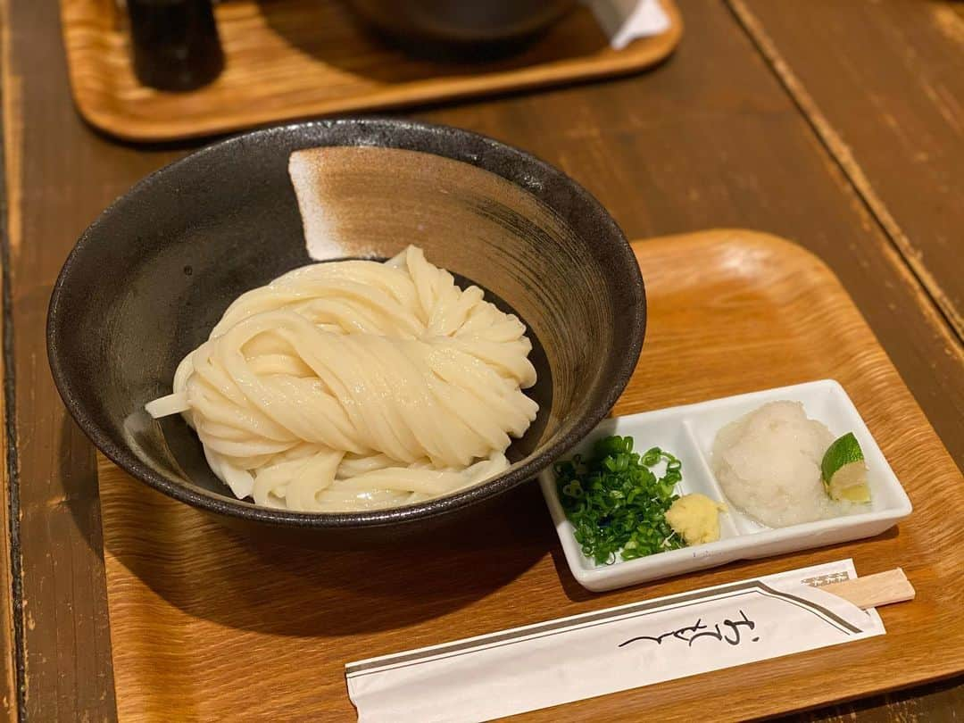 松崎博香さんのインスタグラム写真 - (松崎博香Instagram)「. うどん屋きすけ美味しかった🤤♡ みんなはうどん好き？？？ #大阪グルメ #うどん屋きすけ #きすけ #うどん #うどん部 #うどん屋 #udon #오오사카 #우동 #오오사카우동 #우동맛집」11月15日 19時13分 - hiichan_starmarie