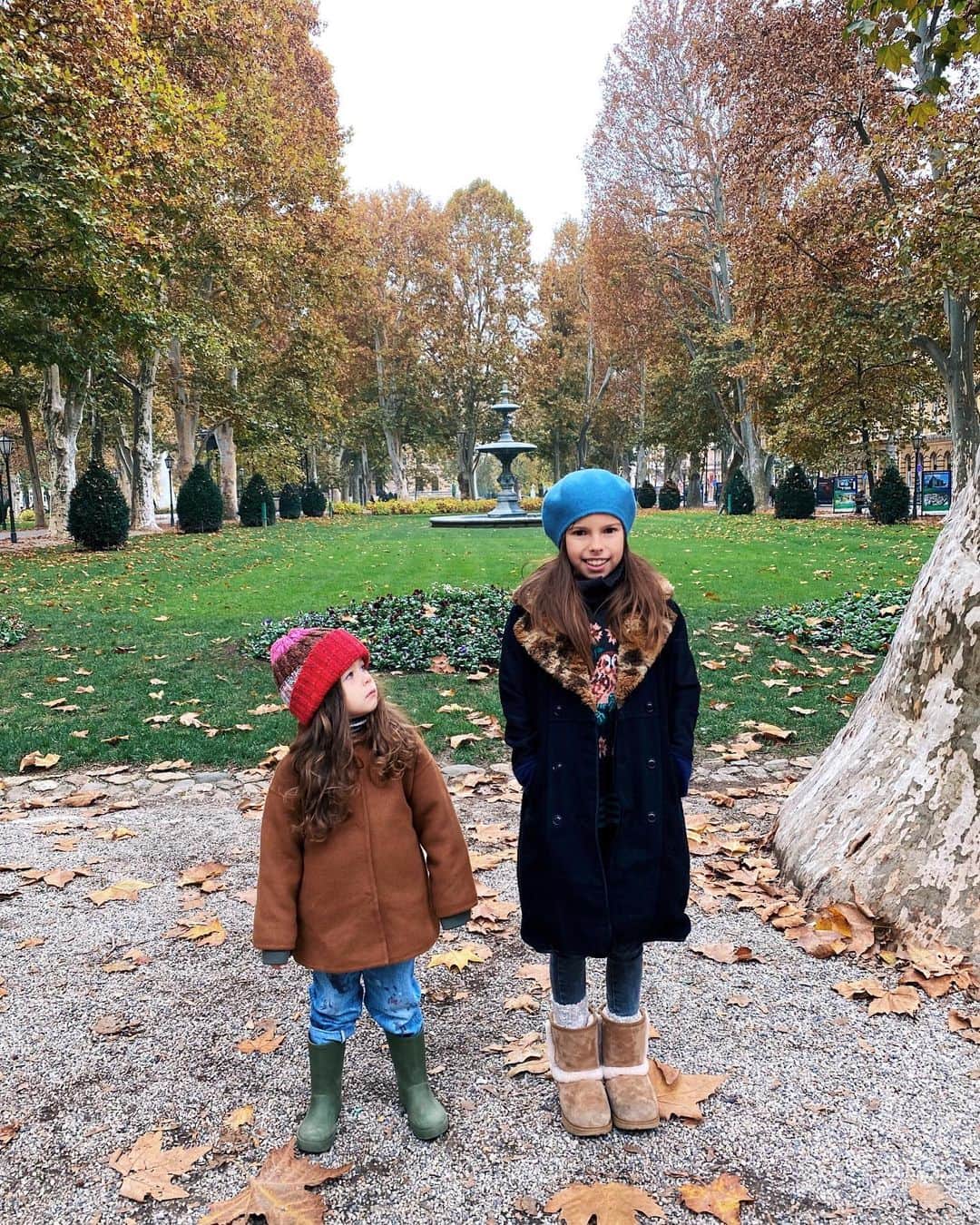 リュプカ・ゴイッチのインスタグラム：「#zagreb #milaamelie #maridana 💜」