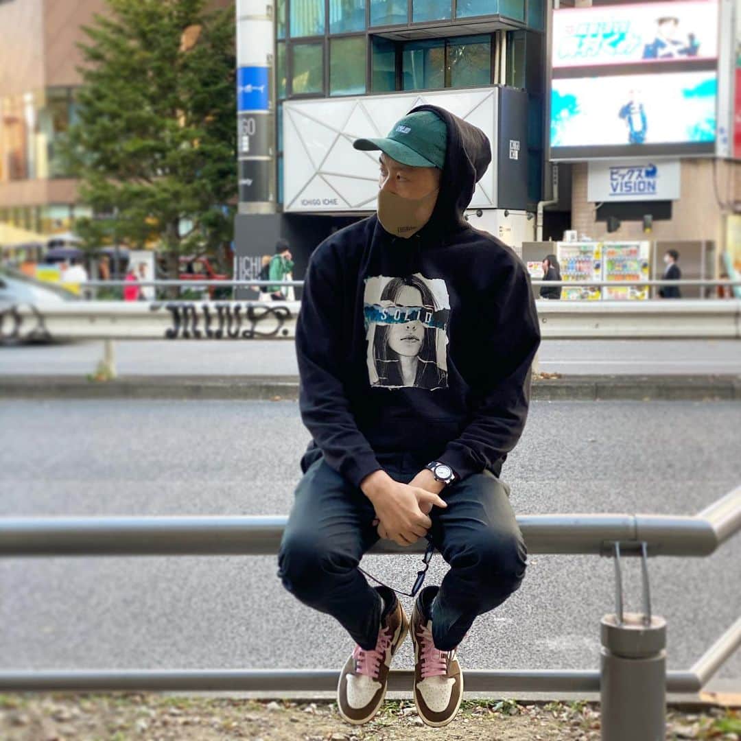 柴田翔平のインスタグラム：「新作の @solid_japan のパーカーと新作の　@bananarepublic_jp のパンツの相性が抜群👍🤩 #ootd」