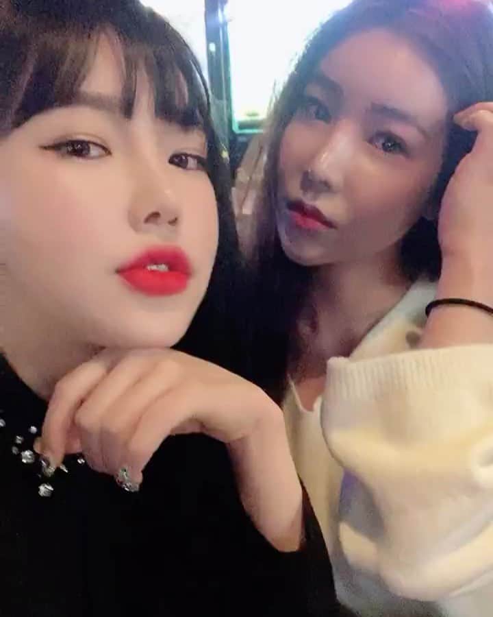 hyeriのインスタグラム：「@luvjuju__s2  우리2021년도에도 꼭 찍자😜보고싶당  #친구#보고싶어#부천역#지노#2020#1월#세월참빠르다🚀」