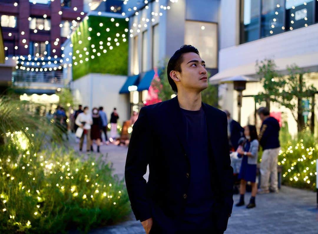 のインスタグラム：「うーえーをむーうーいーてあーるこーおおっお」