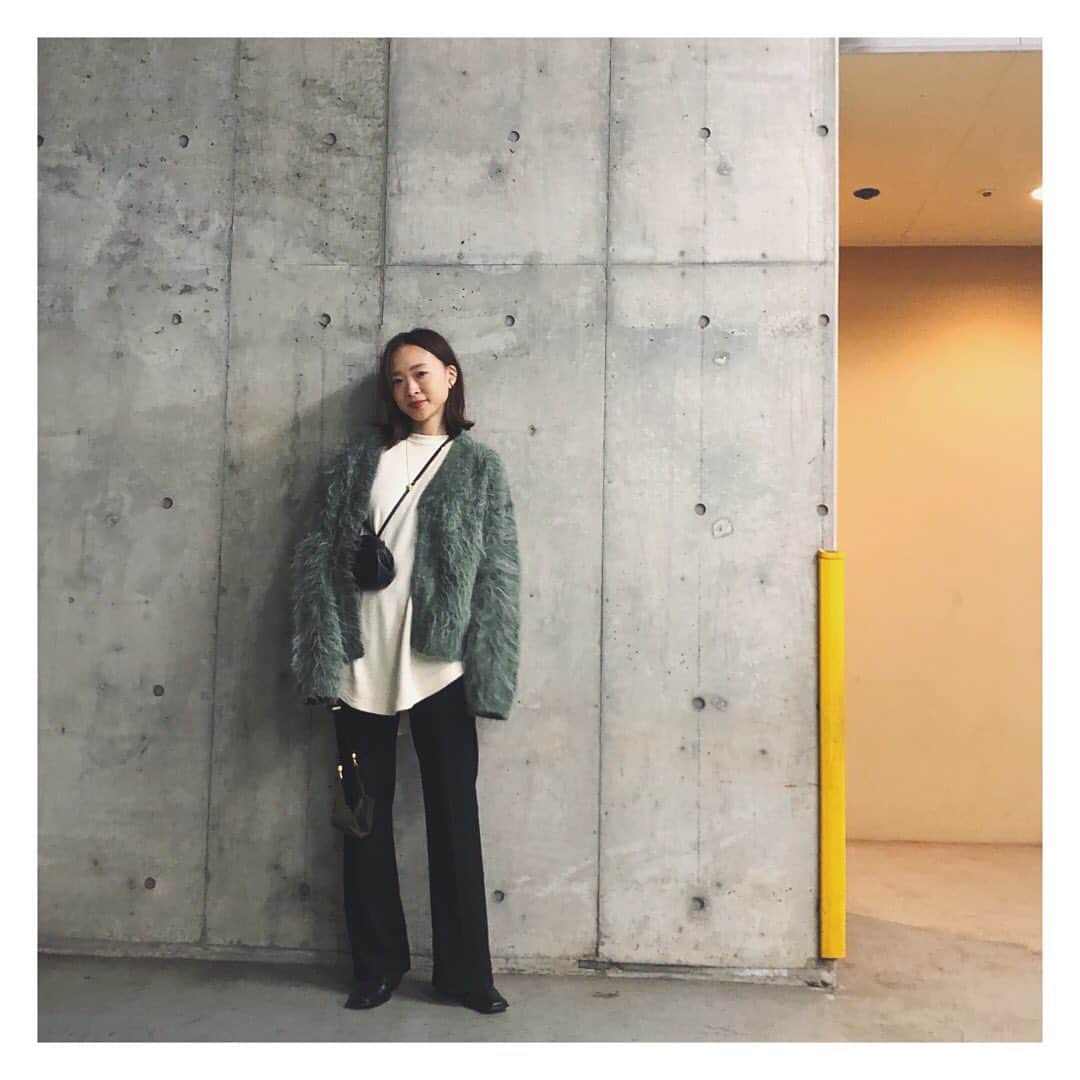 野尻美穂のインスタグラム：「昨日今日と来てくれた沢山の方、本当にありがとうございました！お待たせしてしまったり不便な事も多かったりですみません🙏 少しでも楽しんでいただけていたら幸せです！またいつかやれたらいいなと思うので、その際は是非また来てください🥰 そして、こんな状況なので、しっかり除菌してくださいね！ 参加してくれた皆も心からありがとうございます〜🥰  今日着てたカーディガンのお問い合わせが沢山だったので、撮りました☺️（抱っこしながら撮ってもらったw🙏 裏地あるから毛も付きにくくて使いやすい〜  #ありがとうございました💞 #perverze #bonum_mihonojiri  #ガニ股🤭 DM沢山ありがとうございます😭励みになります😭」