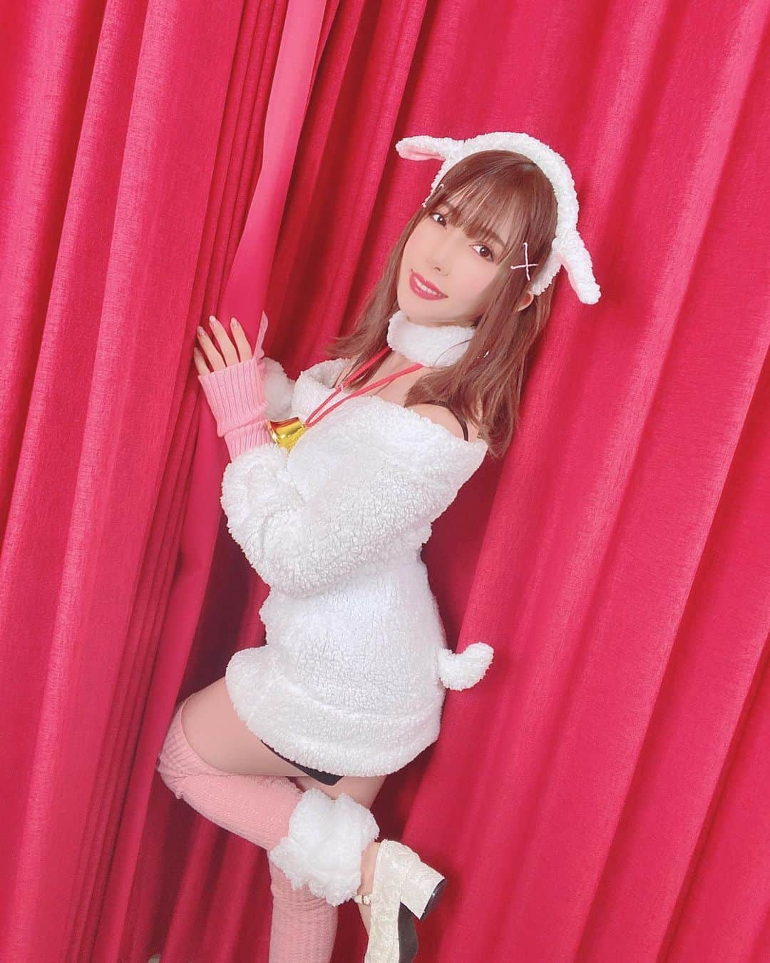 波多野結衣さんのインスタグラム写真 - (波多野結衣Instagram)「リゼロのレムちゃんの子山羊コスプレ🐐 (オフ会のため、ウィッグとカラコンはしませんでした) . . #コスプレ #羊レム #レム #オフ会 #波多野結衣 #はたちゃん」11月15日 11時01分 - hatachan524