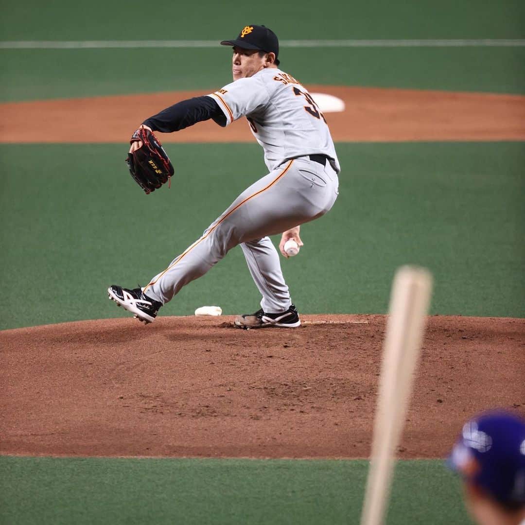 桜井俊貴のインスタグラム：「シーズン120試合無事に終えることが出来ました❗️ 何不自由なく野球が出来ているのは、医療従事者の皆様のお陰だと思います。感謝申し上げます。 今後も手洗いうがいを徹底し、感染防止に努めていきます✌️ 日本シリーズも熱い声援宜しくお願い致します🙆‍♂️🙆‍♂️🙆‍♂️ #医療従事者の皆様ありがとうございます #読売巨人軍 #桜井俊貴」